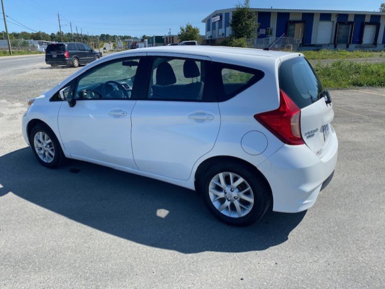 2018 Nissan Versa Note SV FWD - Photo #4