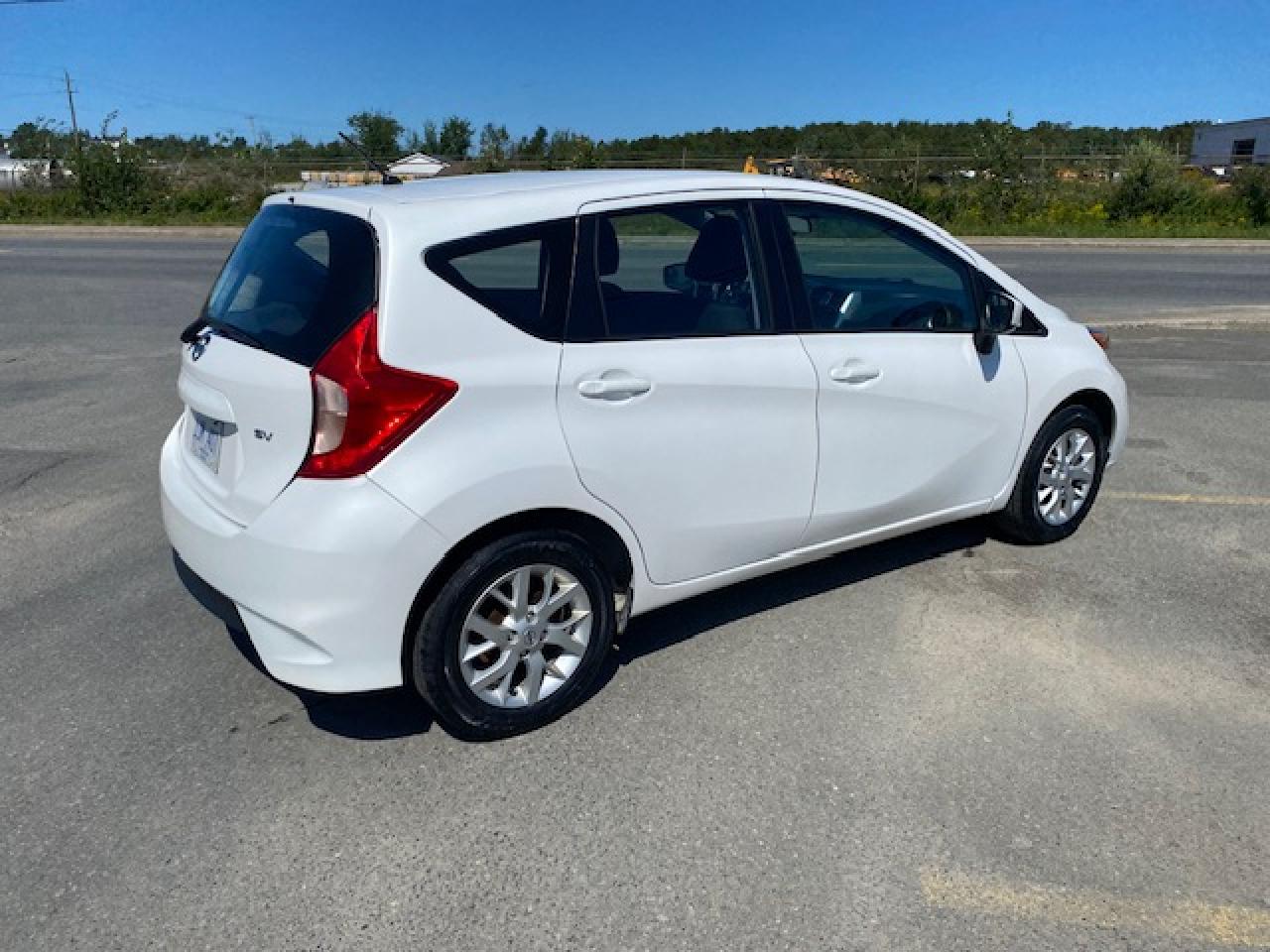 2018 Nissan Versa Note SV FWD - Photo #3