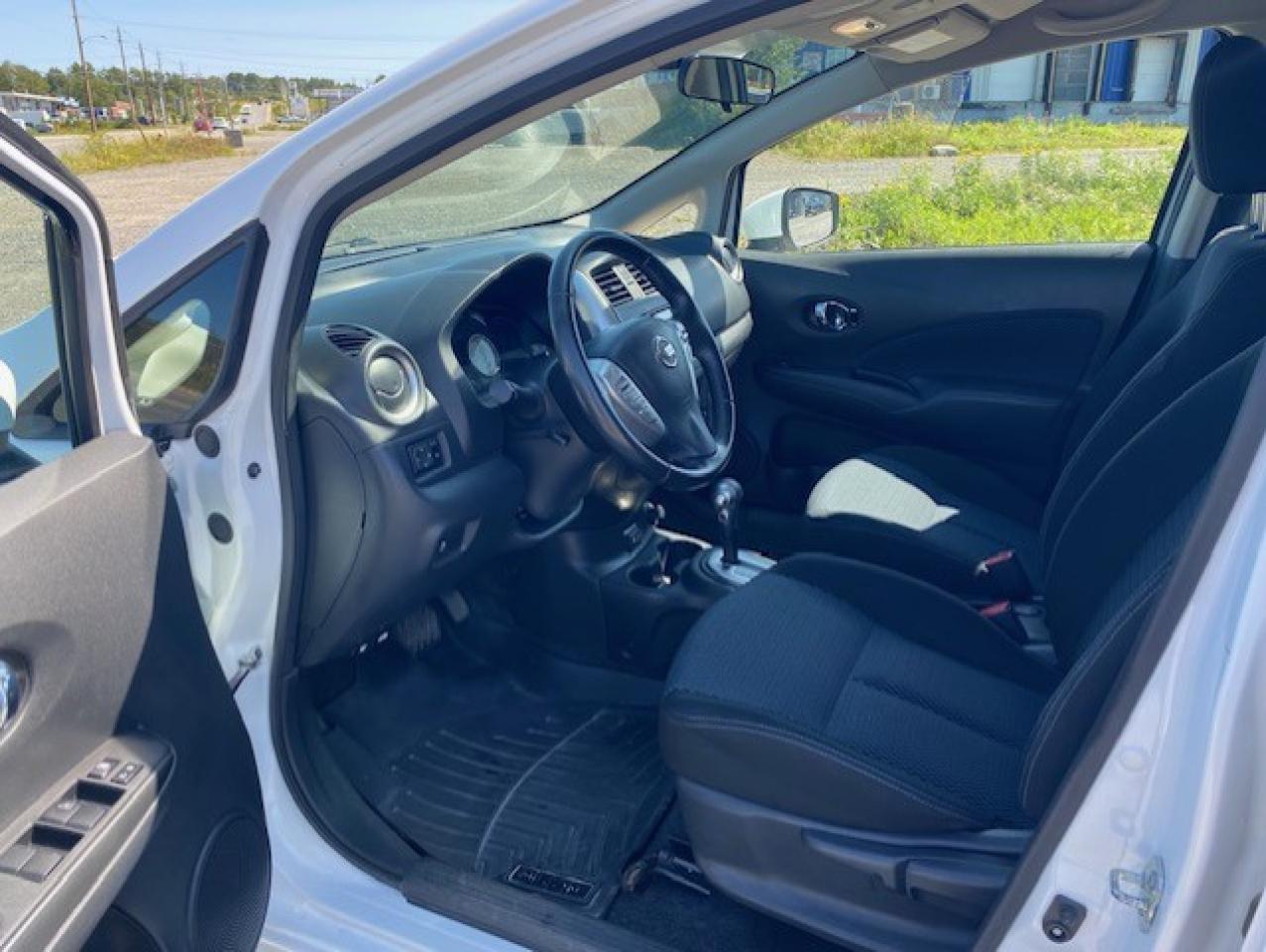 2018 Nissan Versa Note SV FWD - Photo #10