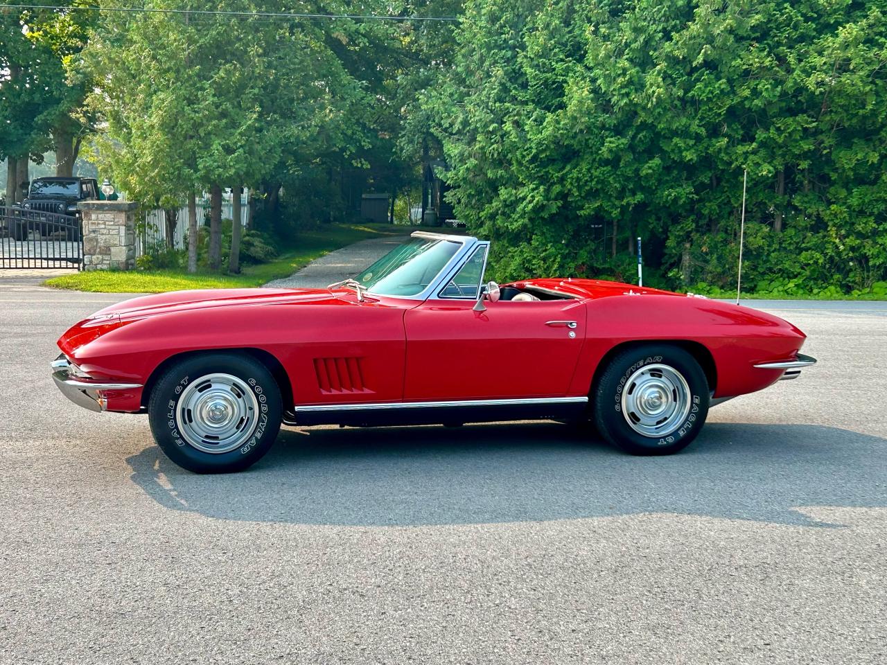 1967 Chevrolet Corvette 4 Speed Convertible w/ Hardtop - Photo #21