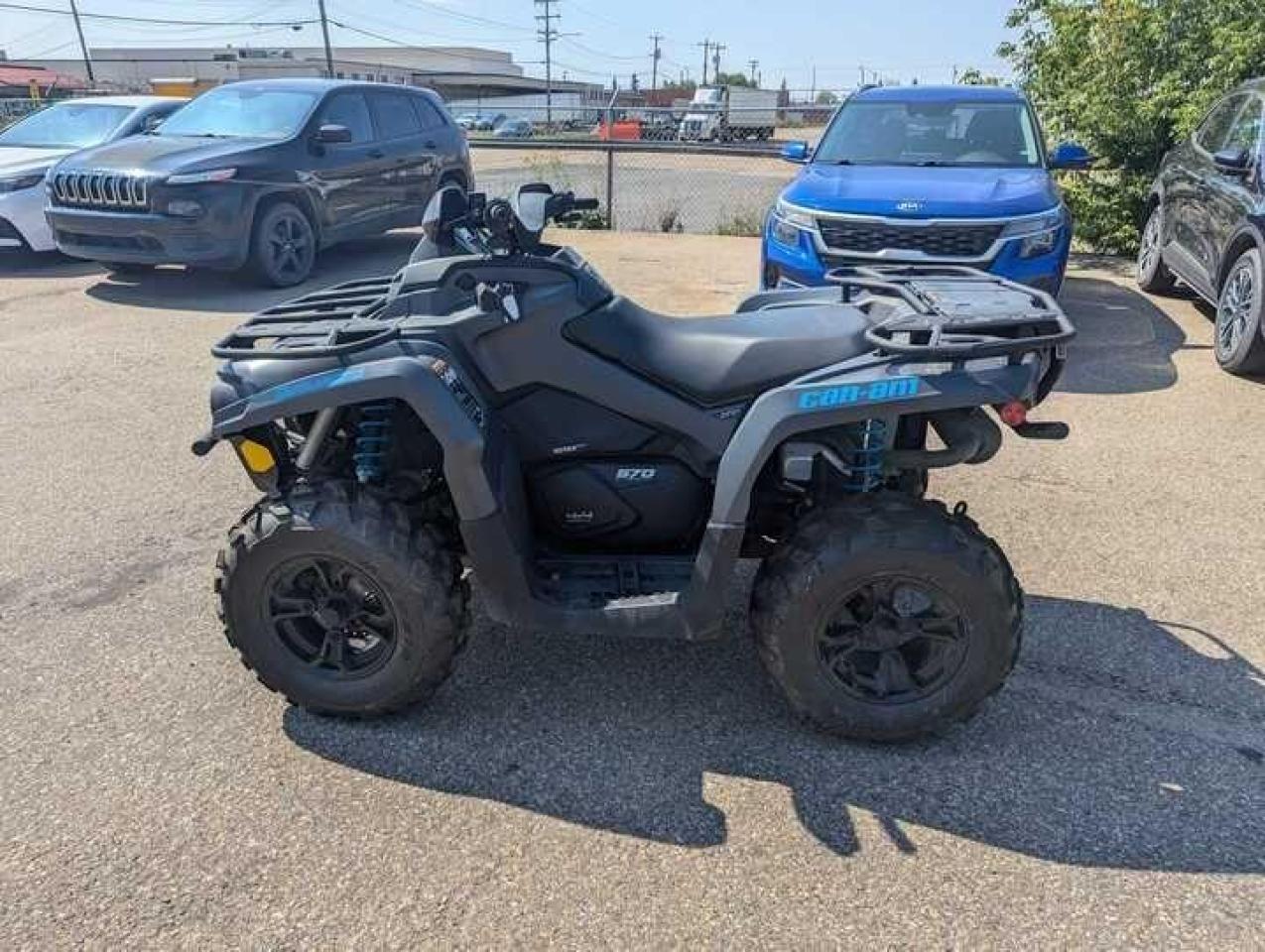 2022 Can-Am Outlander 570 XT DPS $88 B/W - Photo #2