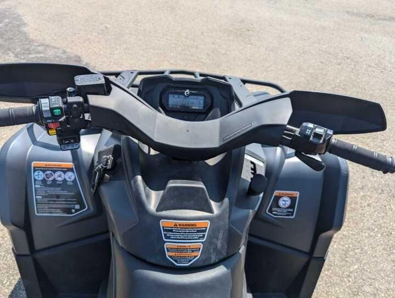 2022 Can-Am Outlander 570 XT DPS $88 B/W - Photo #8