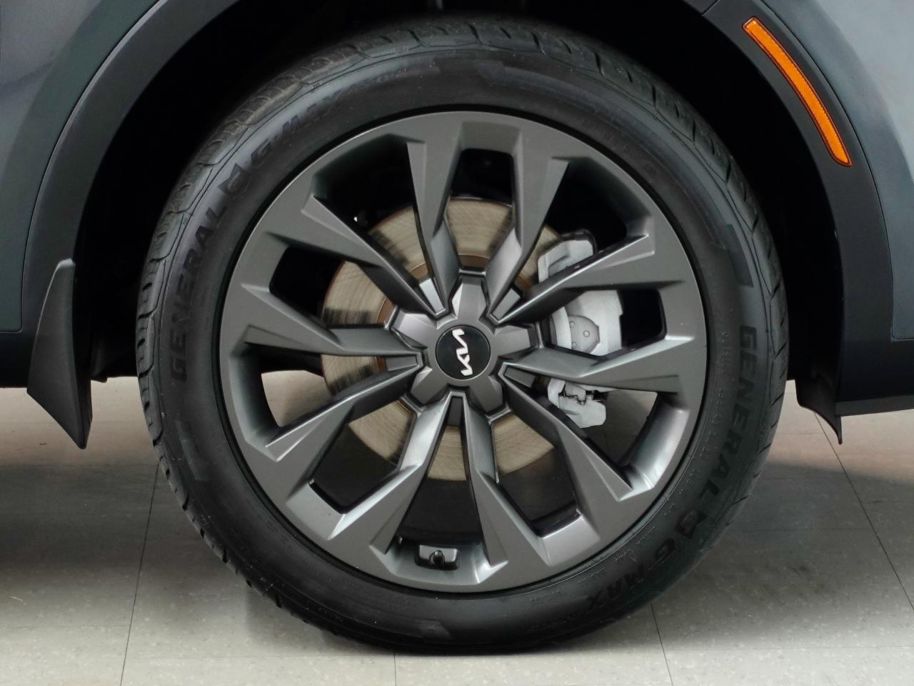 2022 Kia Sorento X-LINE | AWD | 6 Pass | Heated Seats | CarPlay