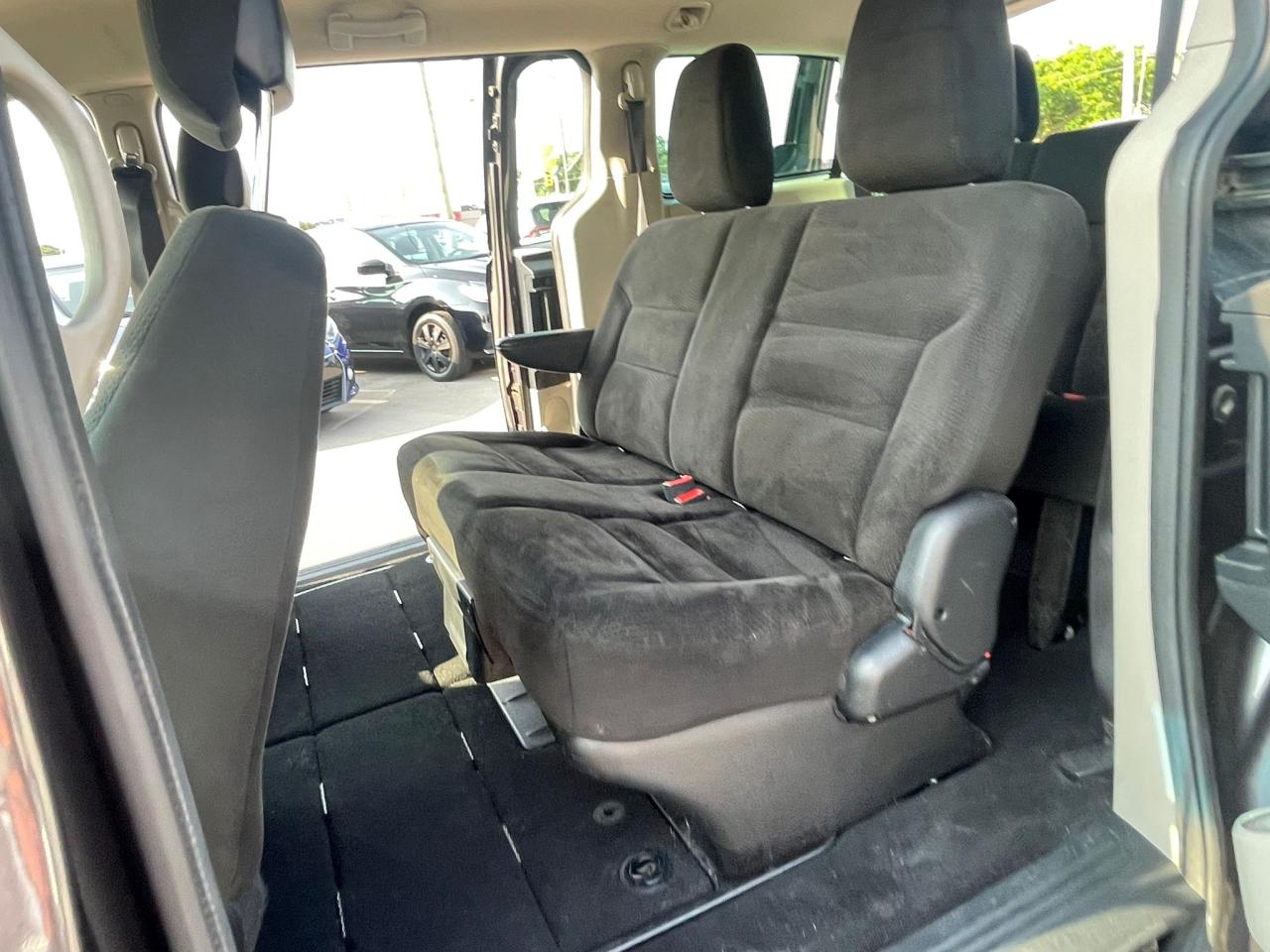 2015 Dodge Grand Caravan AUTO NO ACCIDENT NEW BRAKES A/C PW PL PM - Photo #8