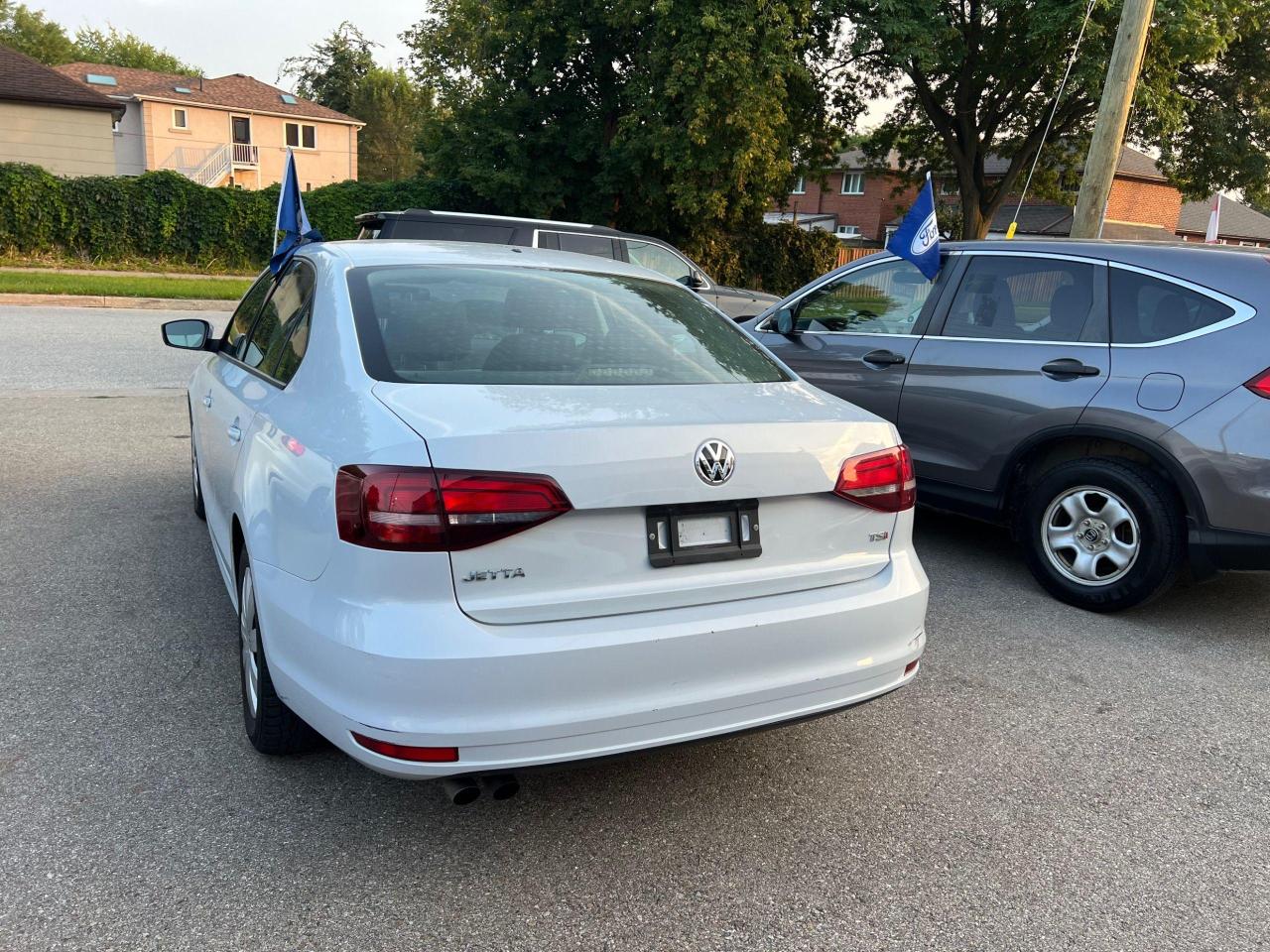 2017 Volkswagen Jetta Trendline - Photo #2