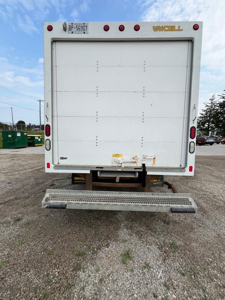 2018 GMC Savana 3500 VAN 177" - Photo #9