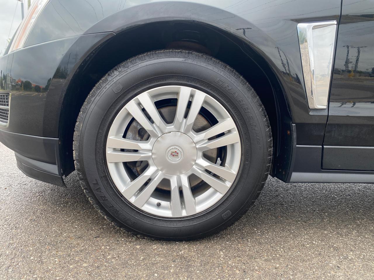 2016 Cadillac SRX AWD 4DR LUXURY - Photo #9