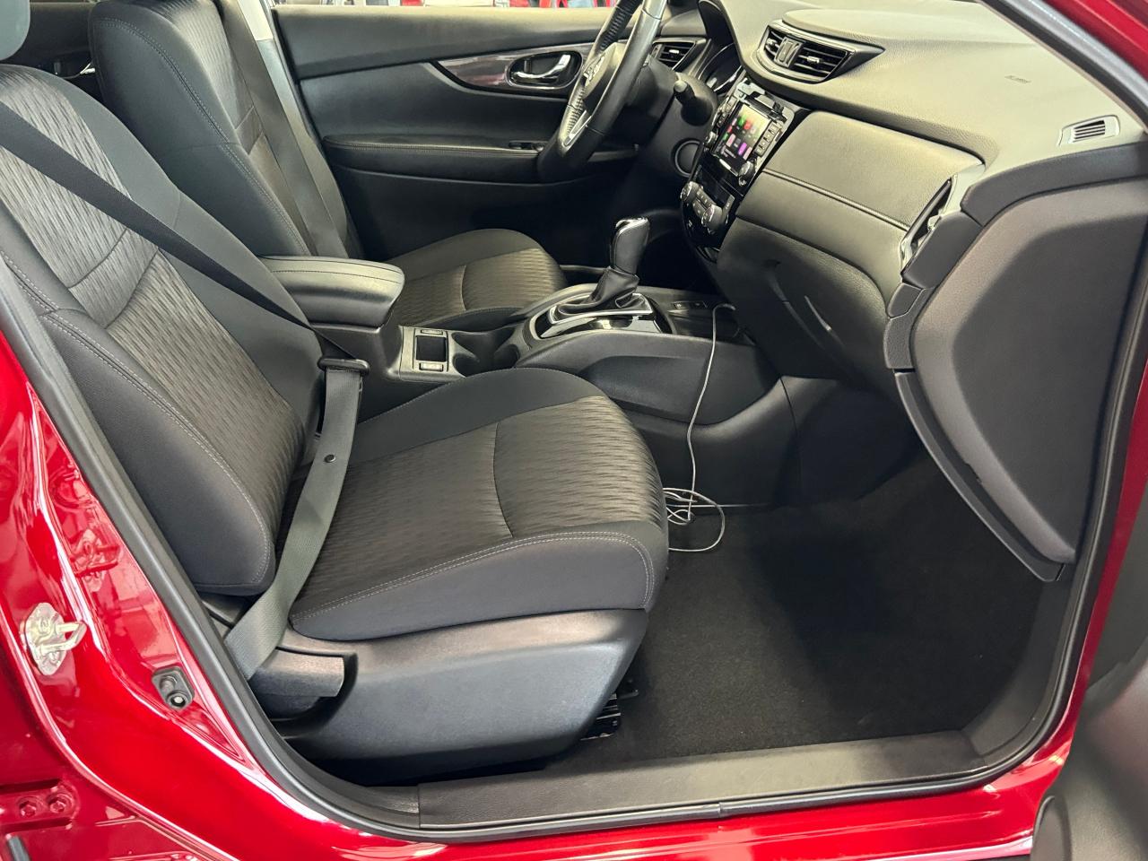 2019 Nissan Rogue SV TECH+Roof+GPS+Adaptive Cruise+LKA+CLEAN CARFAX - Photo #24