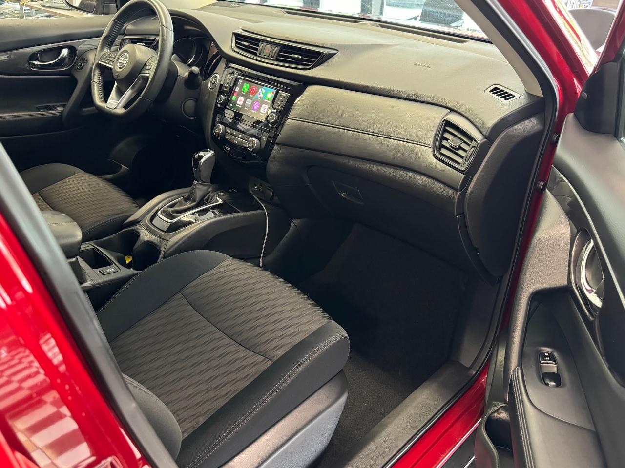 2019 Nissan Rogue SV TECH+Roof+GPS+Adaptive Cruise+LKA+CLEAN CARFAX - Photo #23