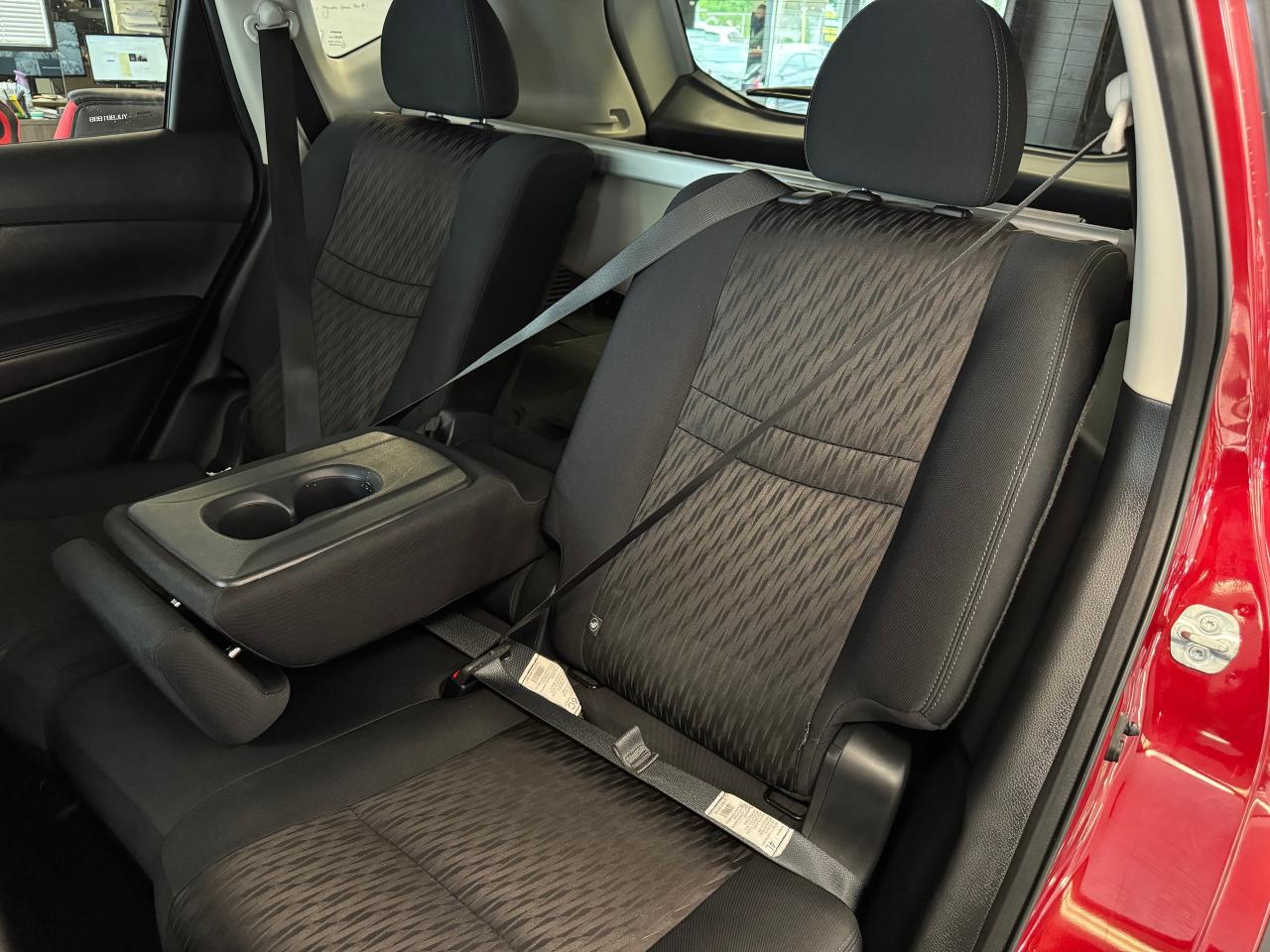 2019 Nissan Rogue SV TECH+Roof+GPS+Adaptive Cruise+LKA+CLEAN CARFAX Photo27