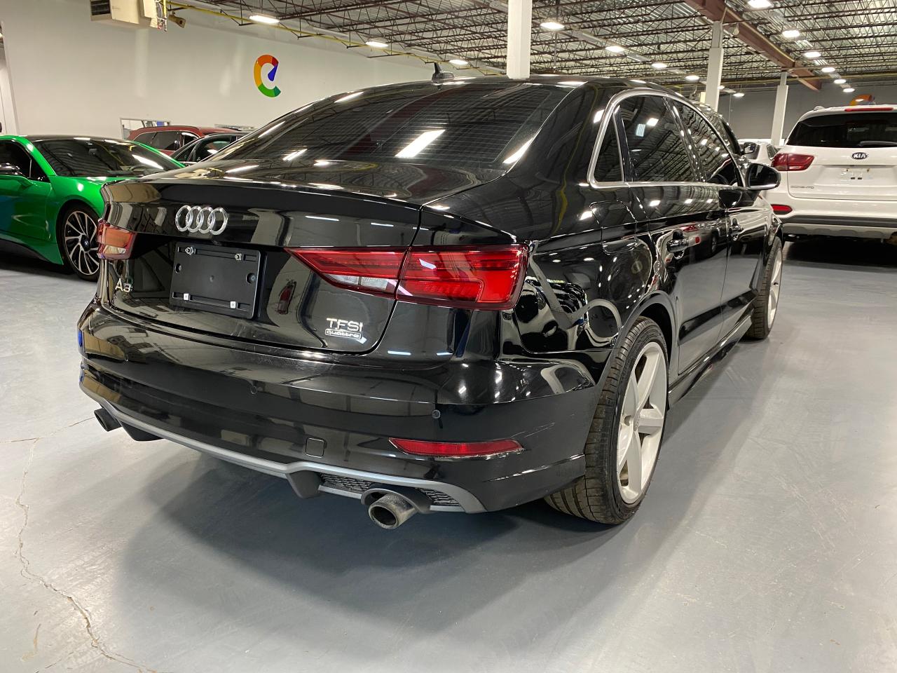 2017 Audi A3 4dr Sdn quattro 2.0T Technik Photo4