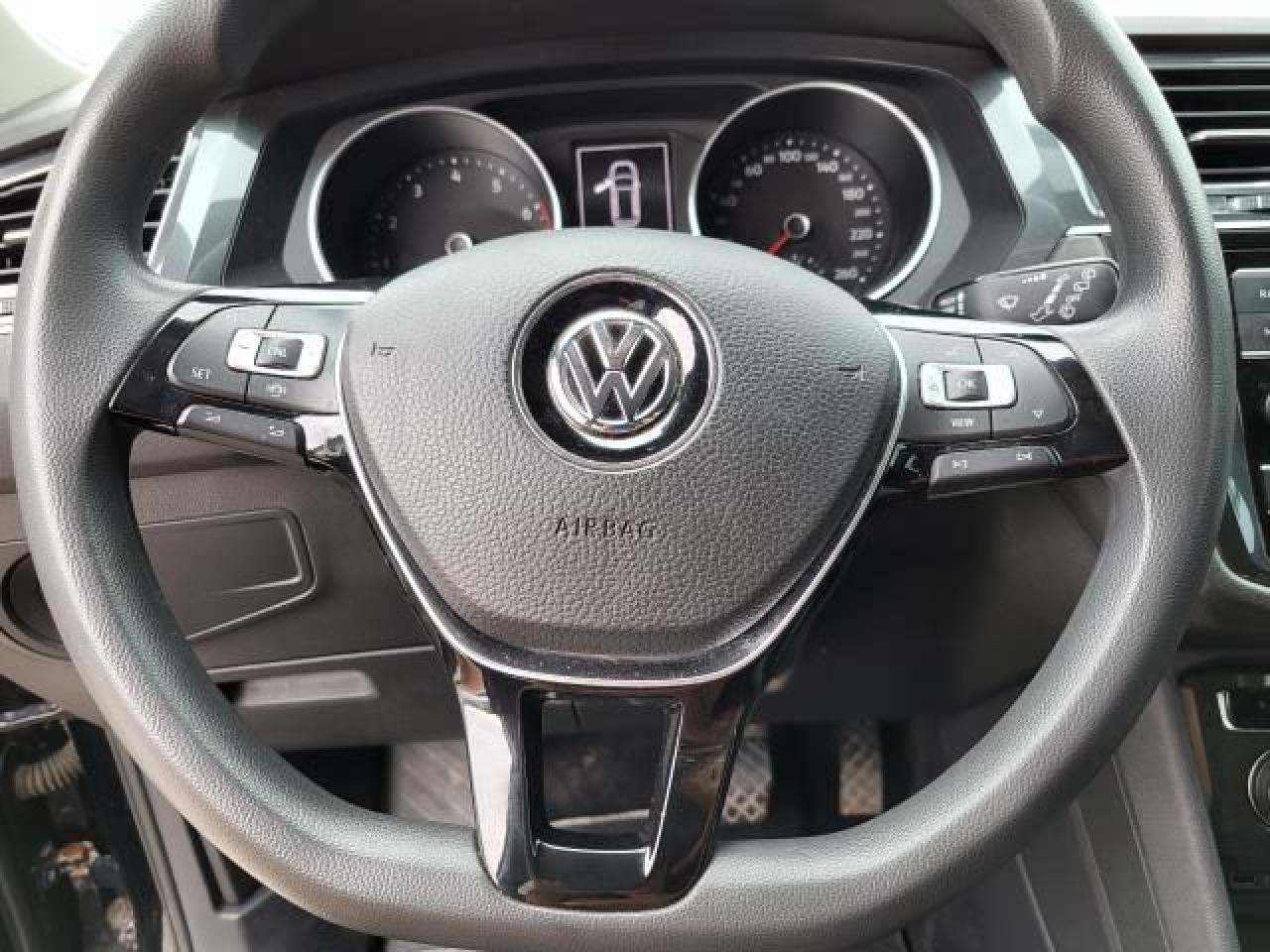 2019 Volkswagen Tiguan Trendline Photo10