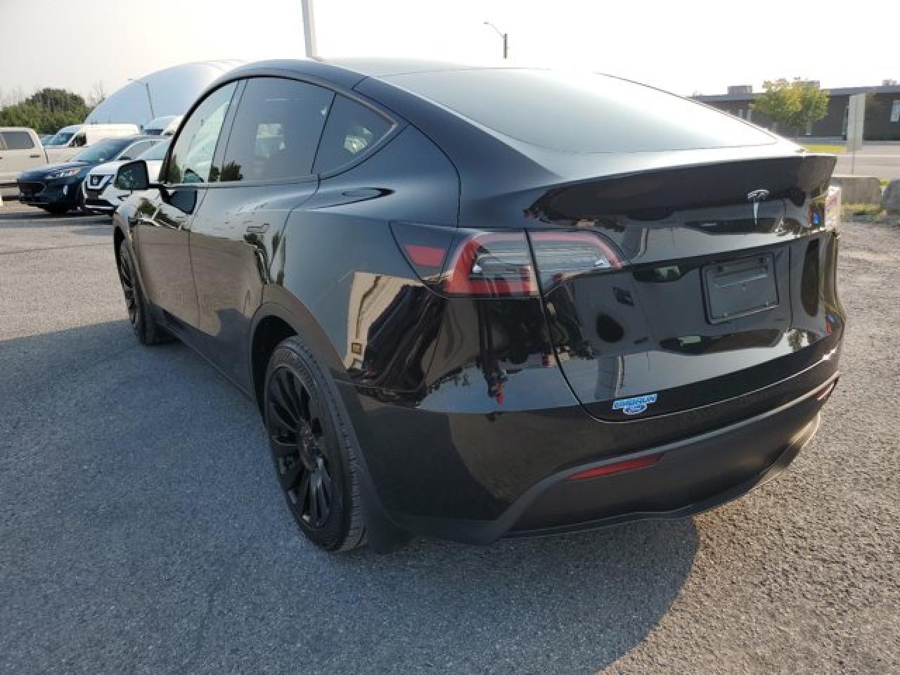 2023 Tesla Model Y BASE Photo2