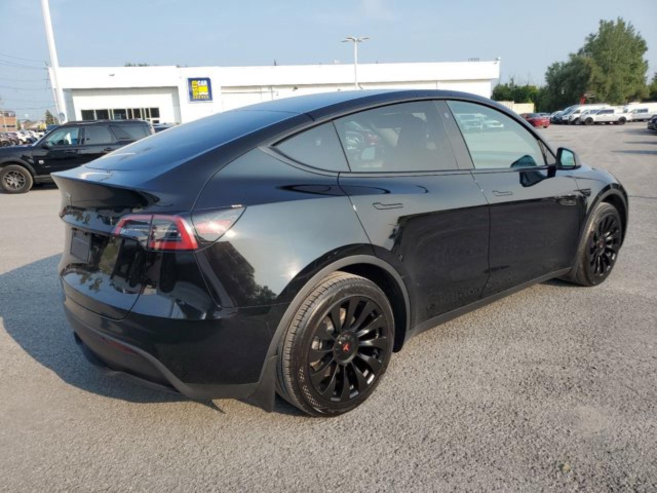 2023 Tesla Model Y BASE Photo4