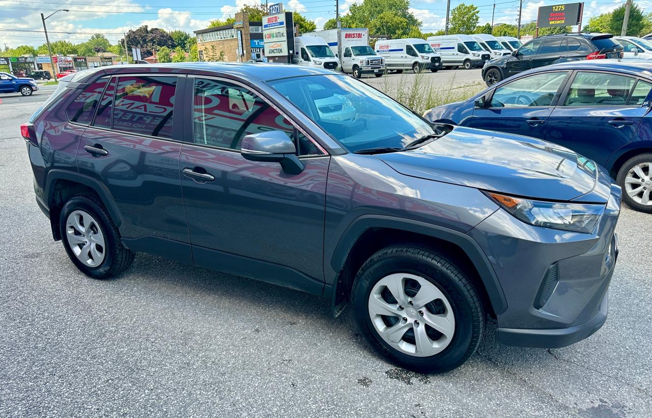 2022 Toyota RAV4 LE AWD Photo3