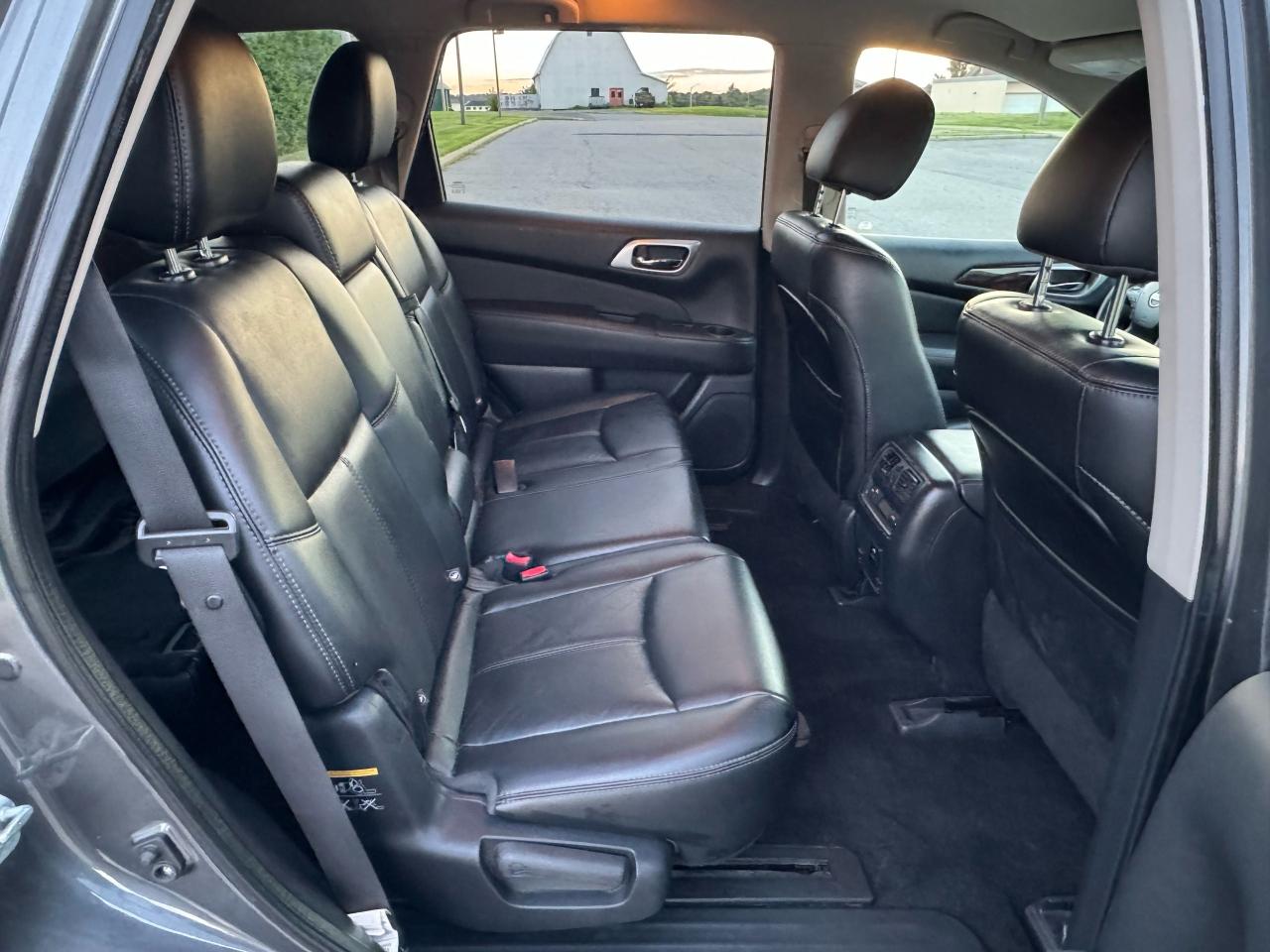 2015 Nissan Pathfinder SL - Photo #13