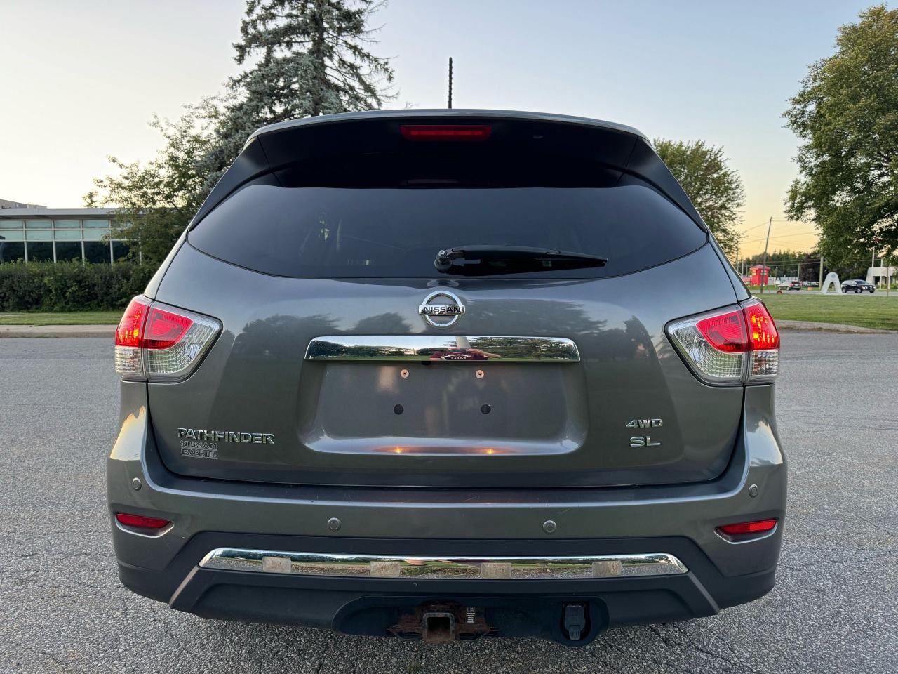 2015 Nissan Pathfinder SL - Photo #3
