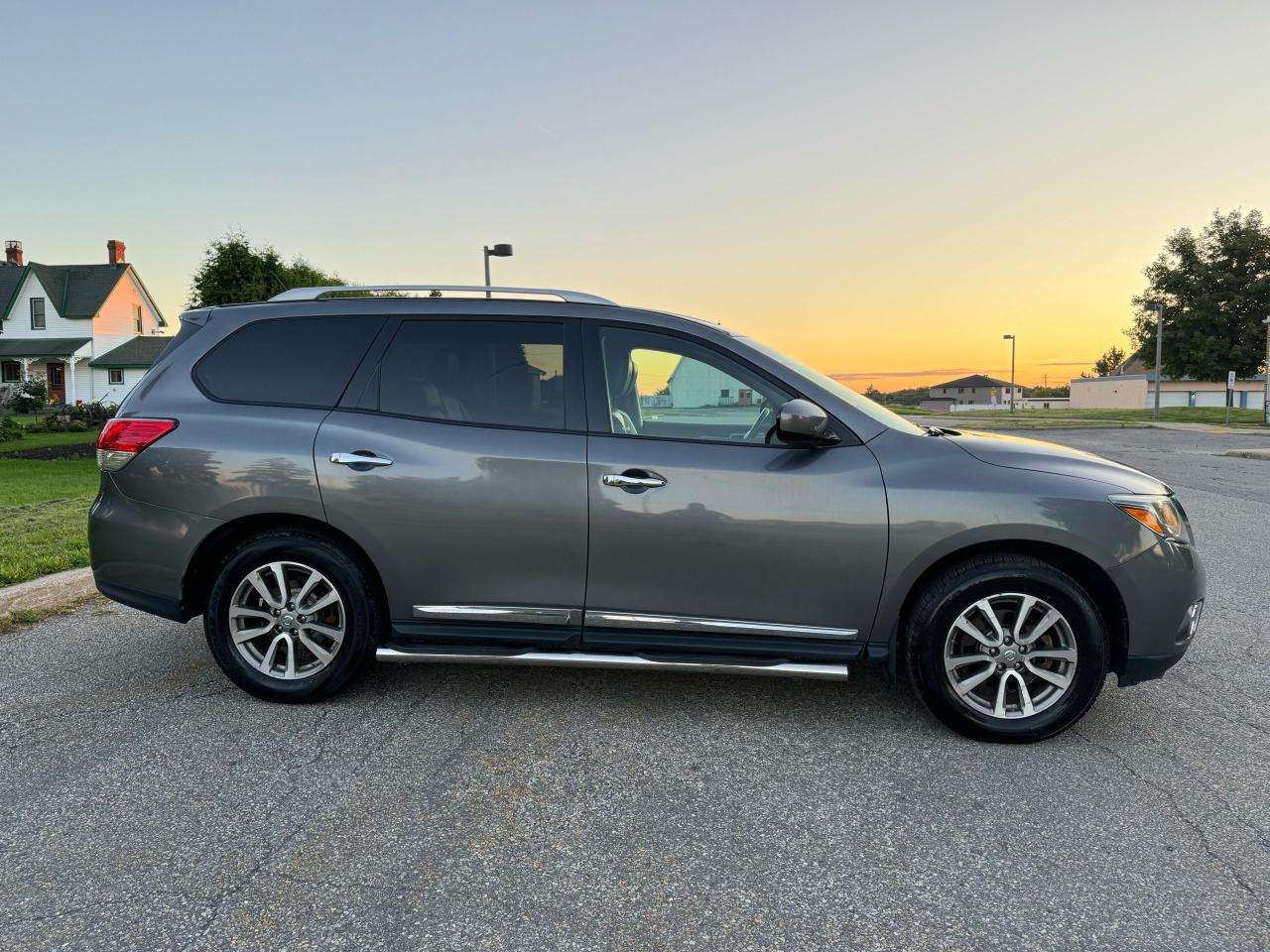 2015 Nissan Pathfinder SL - Photo #11