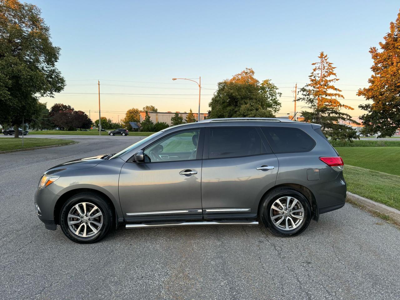 2015 Nissan Pathfinder SL - Photo #12