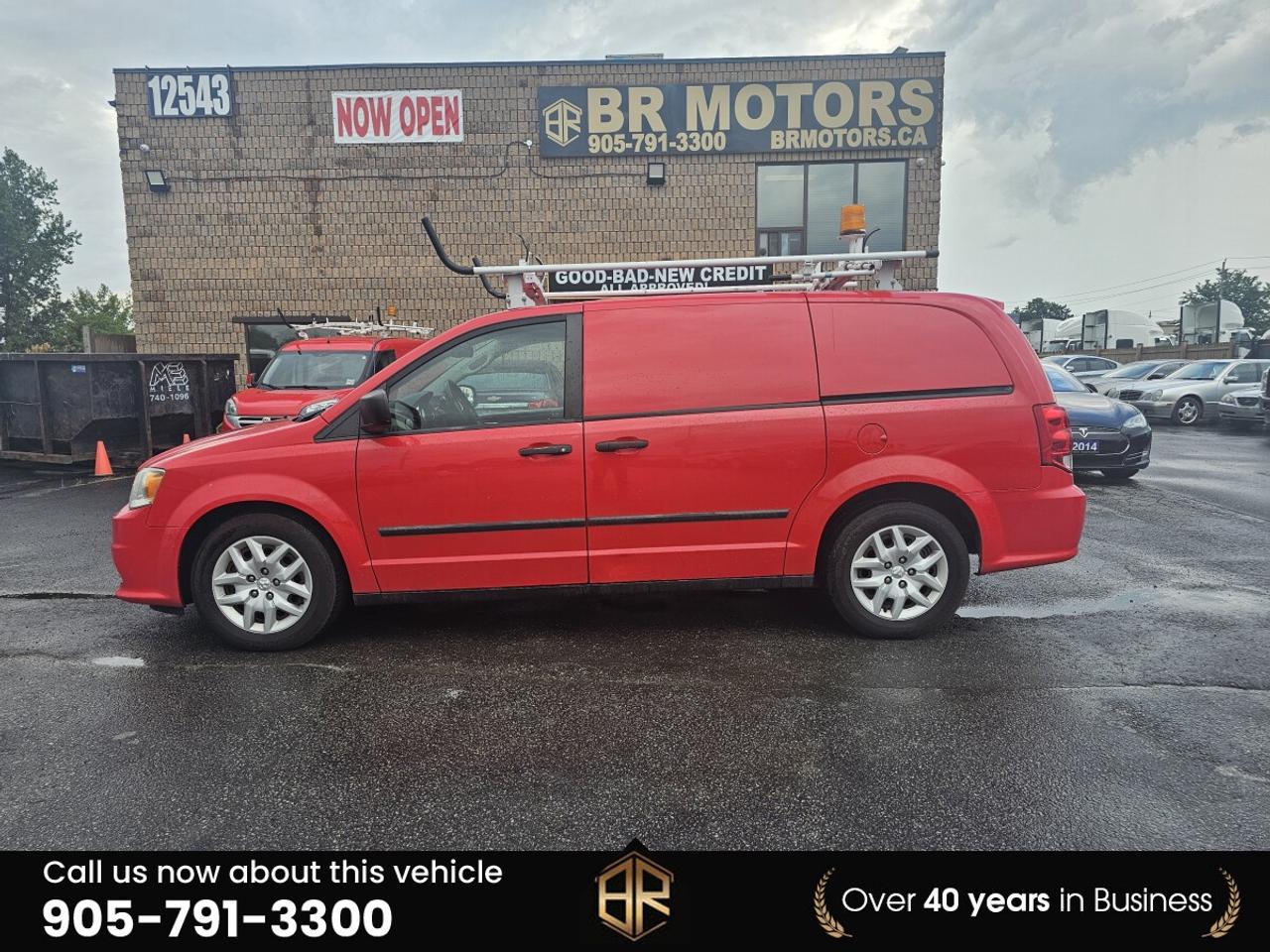 2015 RAM Cargo Van Base | Roof rack | Commercial Van Photo