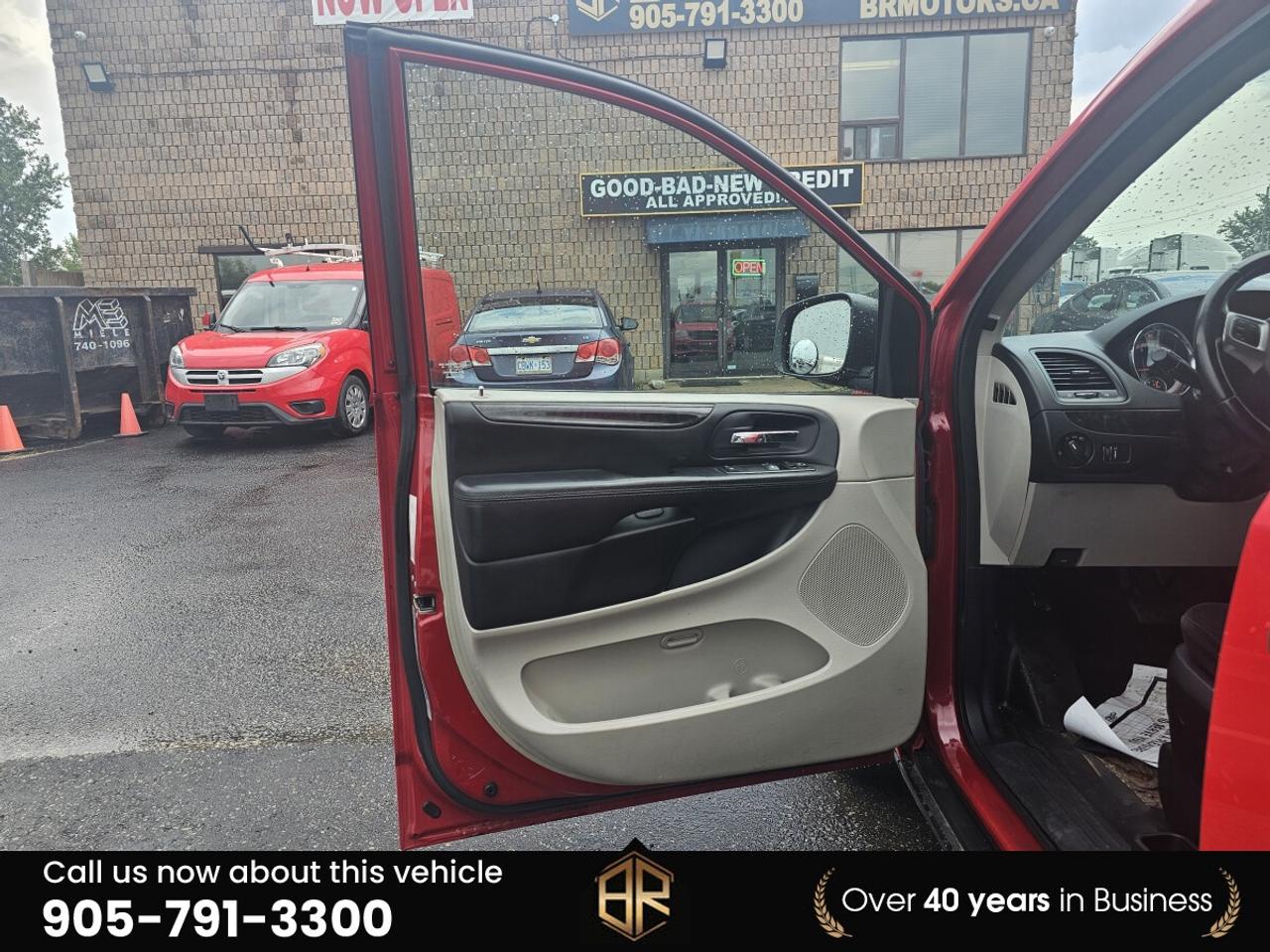 2015 RAM Cargo Van Base | Roof rack | Commercial Van Photo