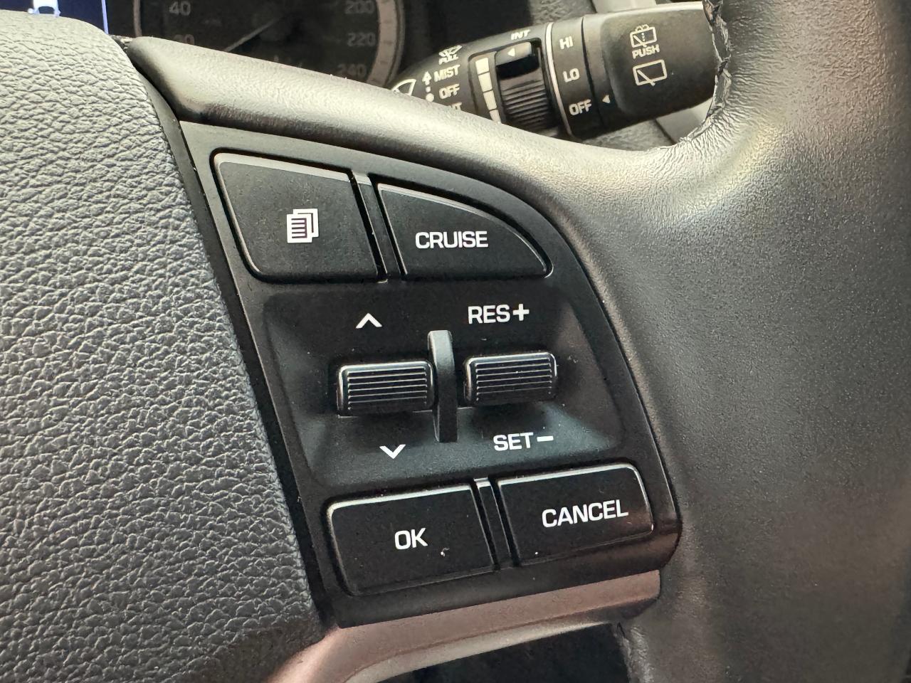 2017 Hyundai Tucson Premium+Camera+Heated Seats+Steering+Blind Spot+AC Photo98