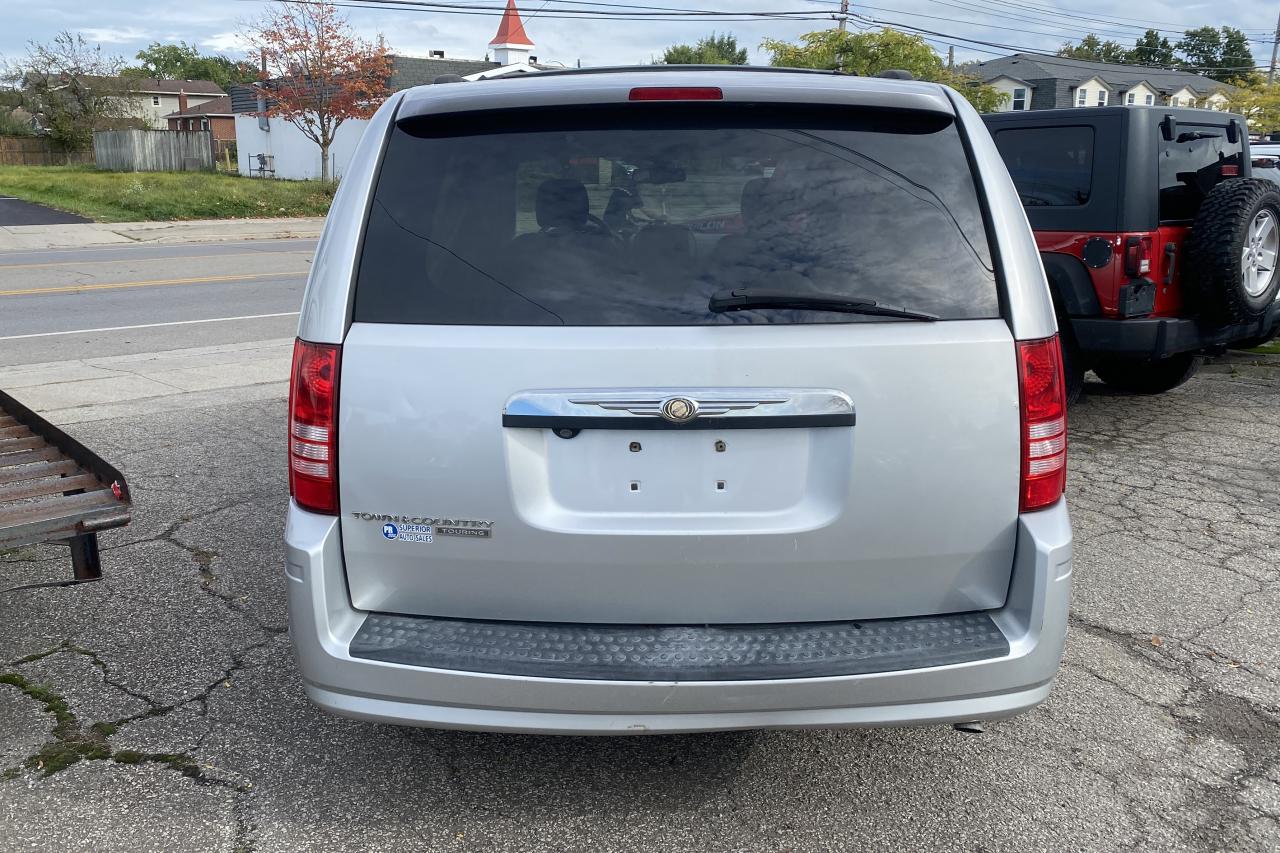 2008 Chrysler Town & Country TOURING Photo2