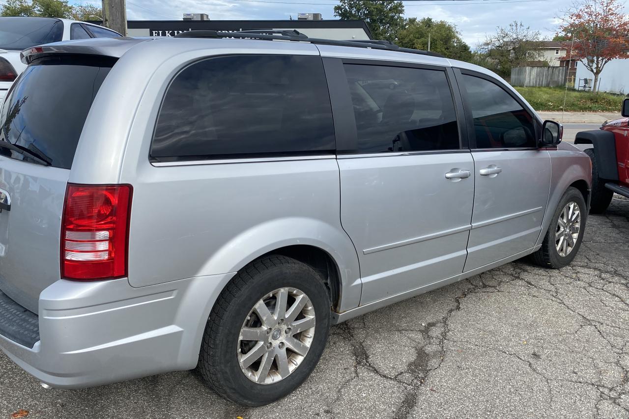 2008 Chrysler Town & Country TOURING Photo3