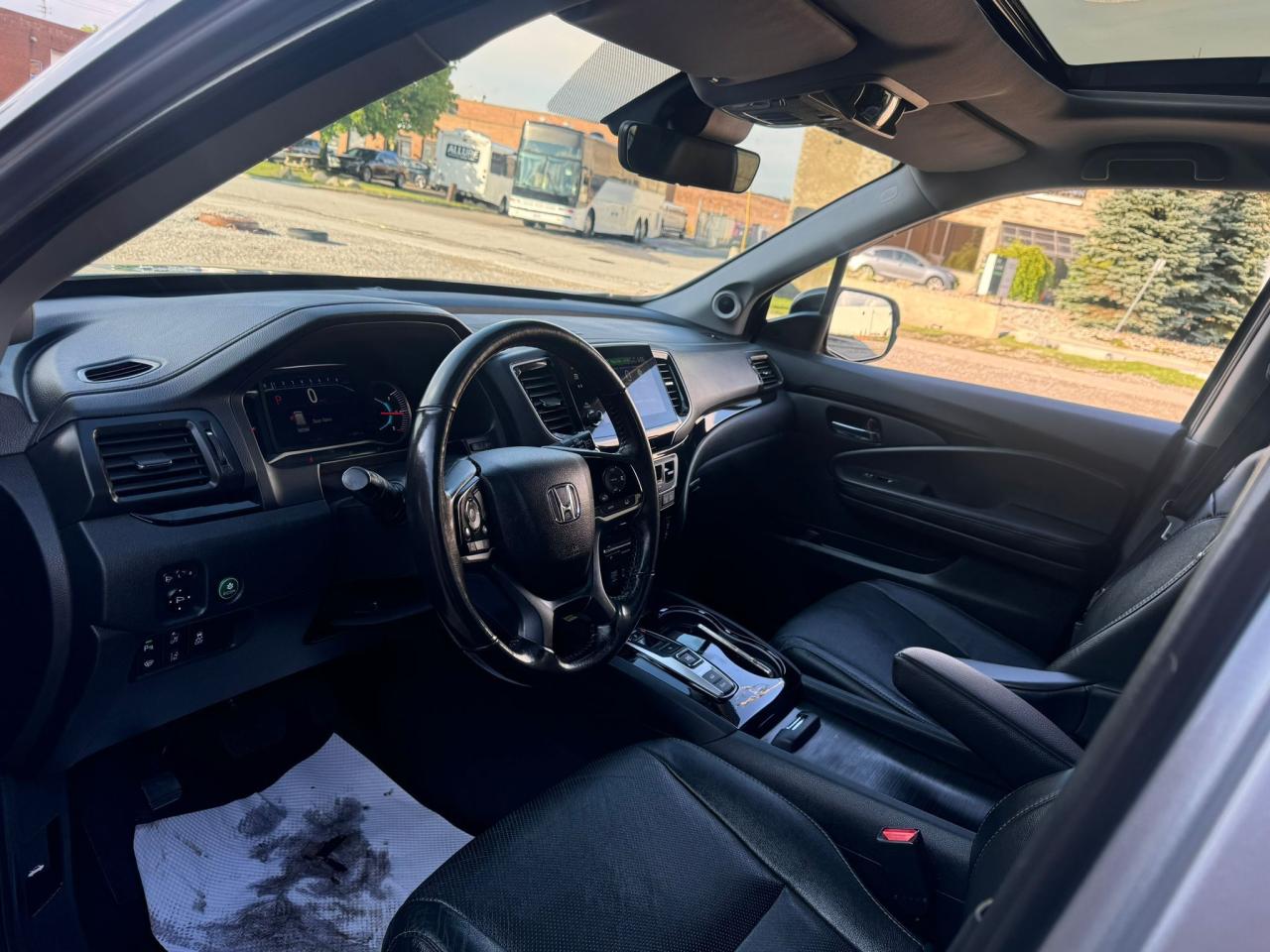 2021 Honda Pilot Touring 7-Passenger - Photo #9