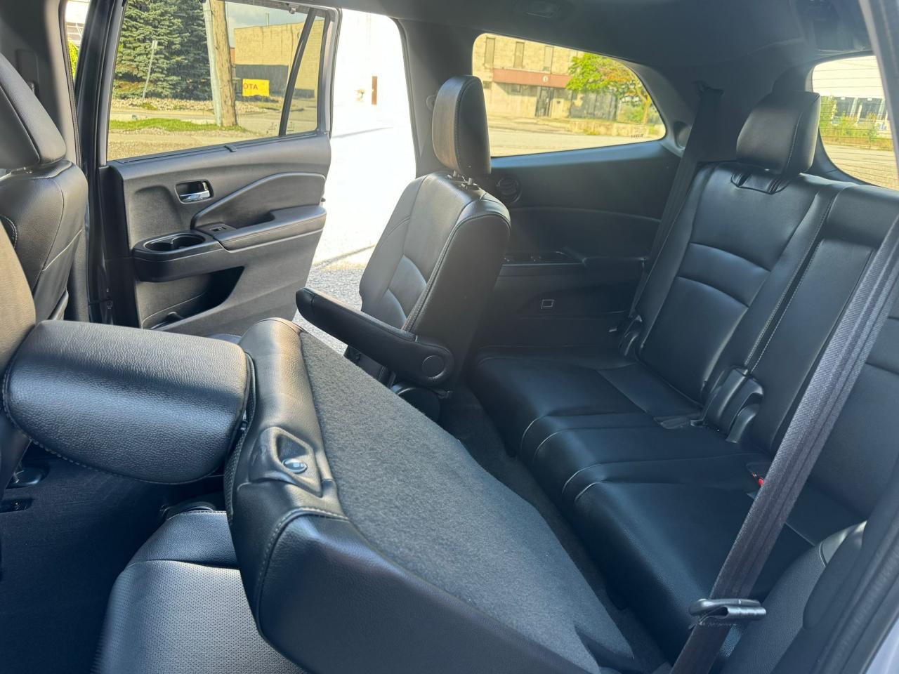 2021 Honda Pilot Touring 7-Passenger - Photo #17