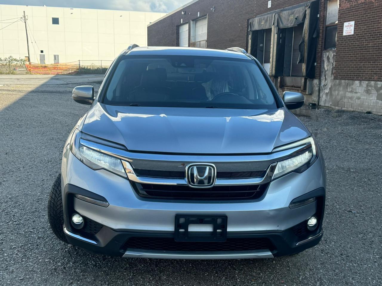 2021 Honda Pilot Touring 7-Passenger Photo2