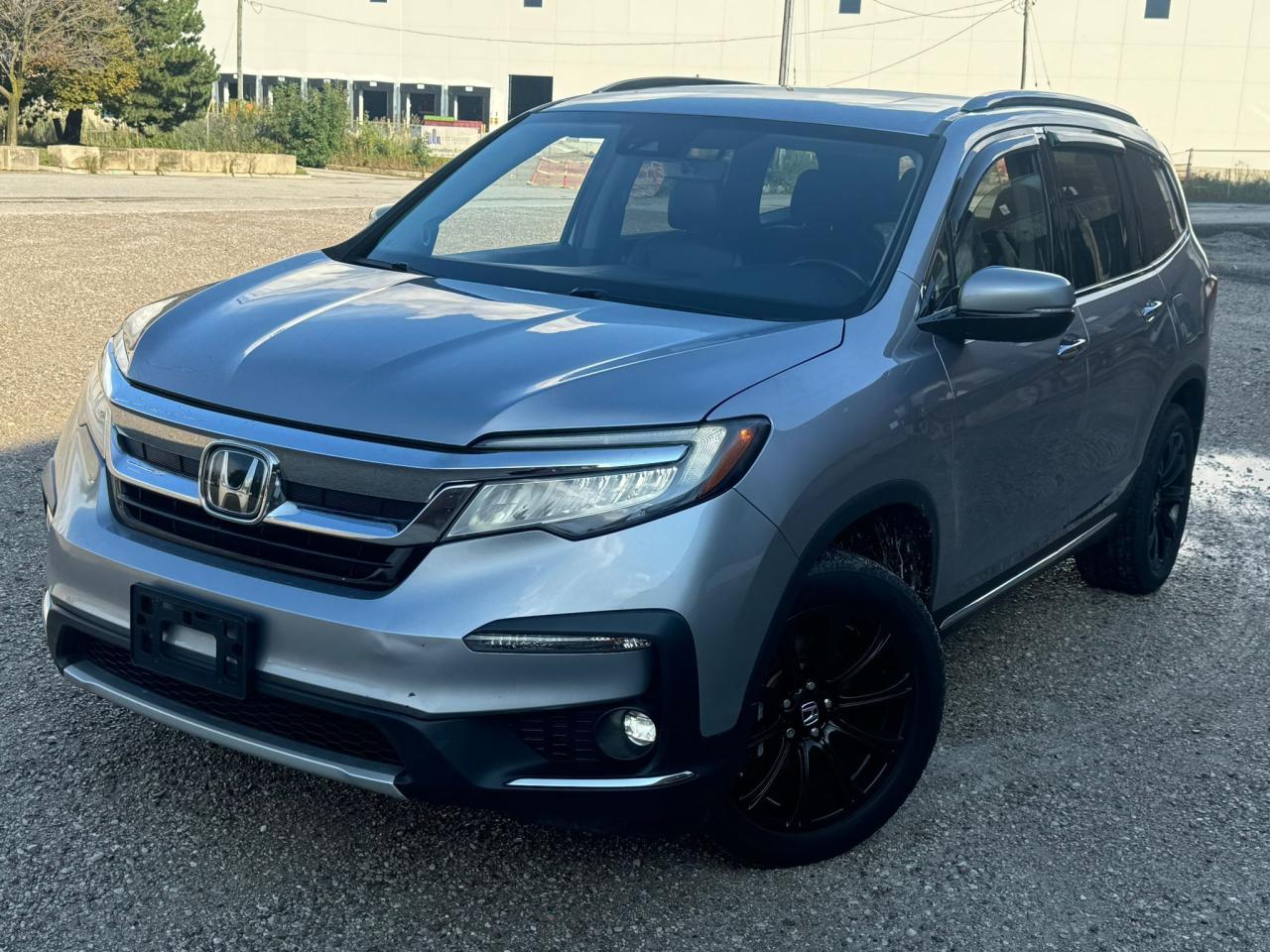 2021 Honda Pilot Touring 7-Passenger Photo3