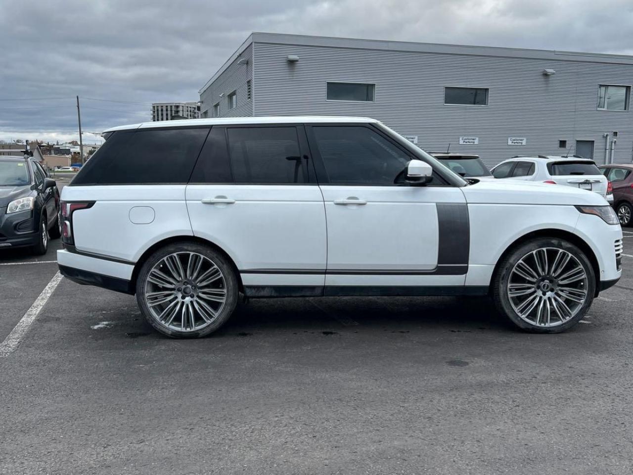 2020 Land Rover Range Rover P525 5.0L V8 Supercharged  24" RIMS - Photo #2