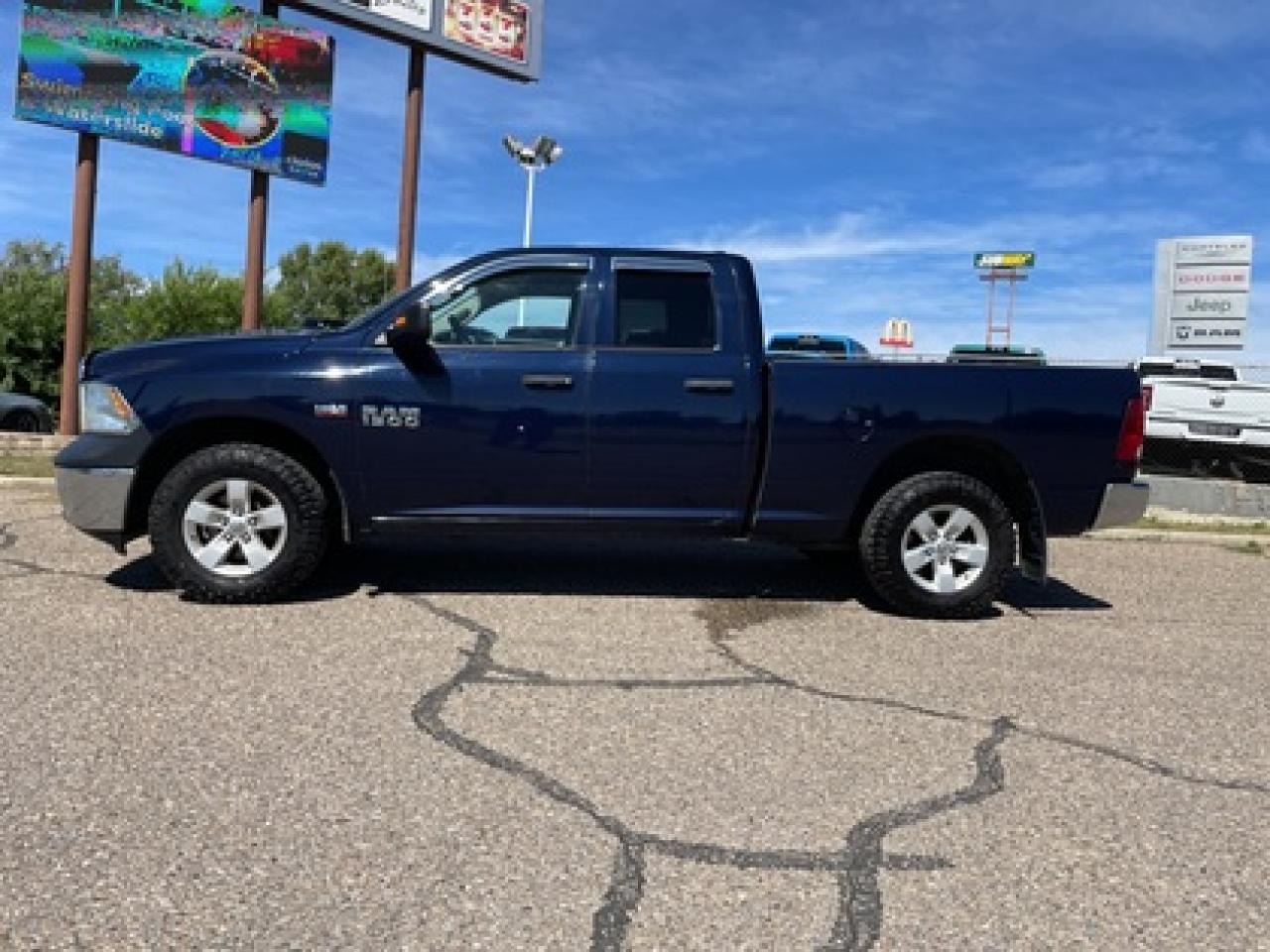 2014 RAM 1500 SLT 4X4 #264 Photo3