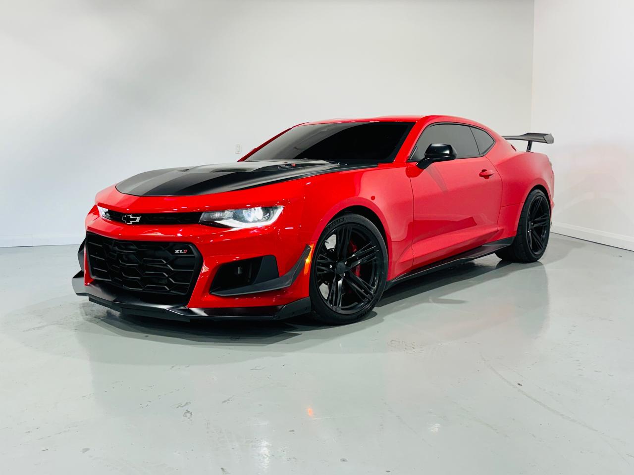 Research 2019
                  Chevrolet Camaro pictures, prices and reviews