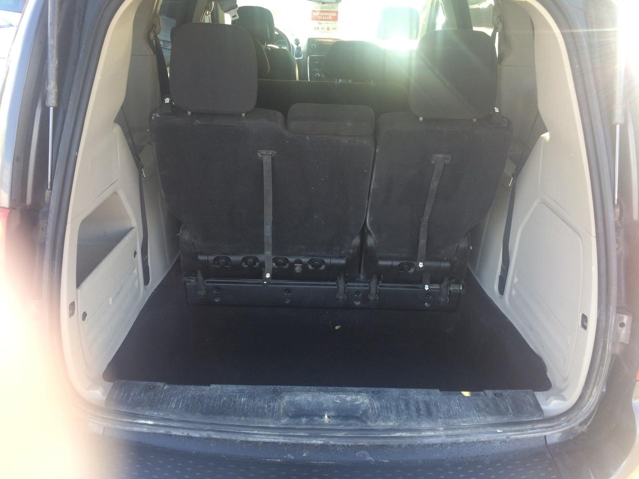 2012 Dodge Grand Caravan SE - Photo #10