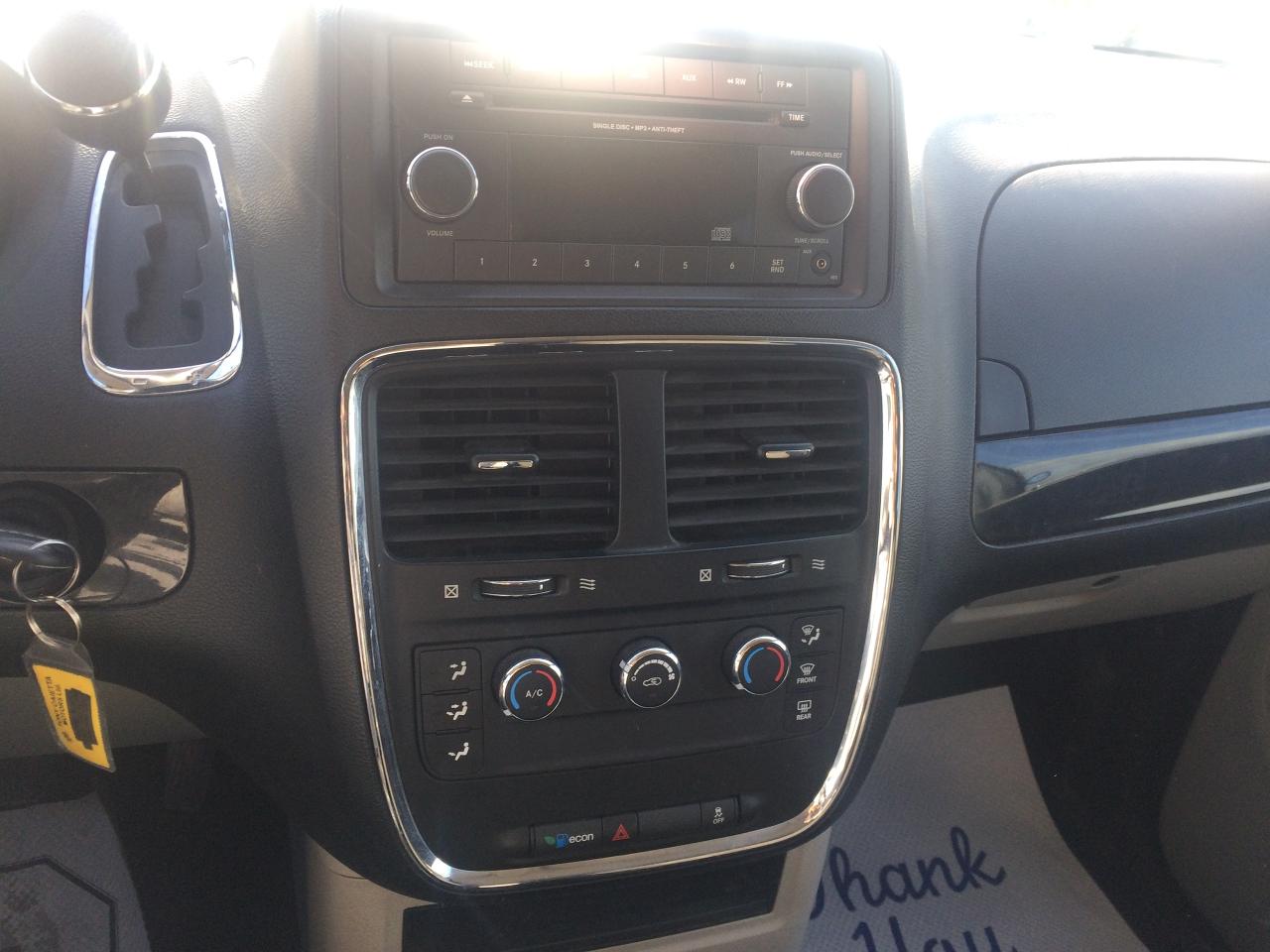 2012 Dodge Grand Caravan SE - Photo #7