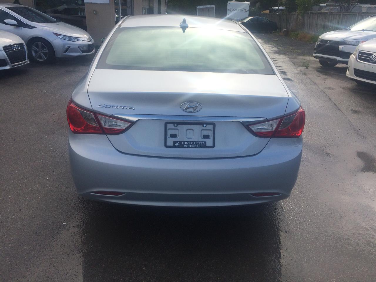 2012 Hyundai Sonata GLS - Photo #5