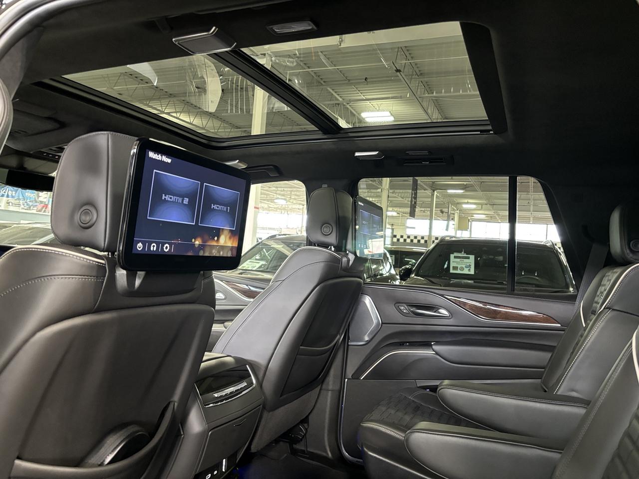 2023 Cadillac Escalade Sport Platinum DIESEL | DUAL DVD| AKG SOUND | +++ Photo