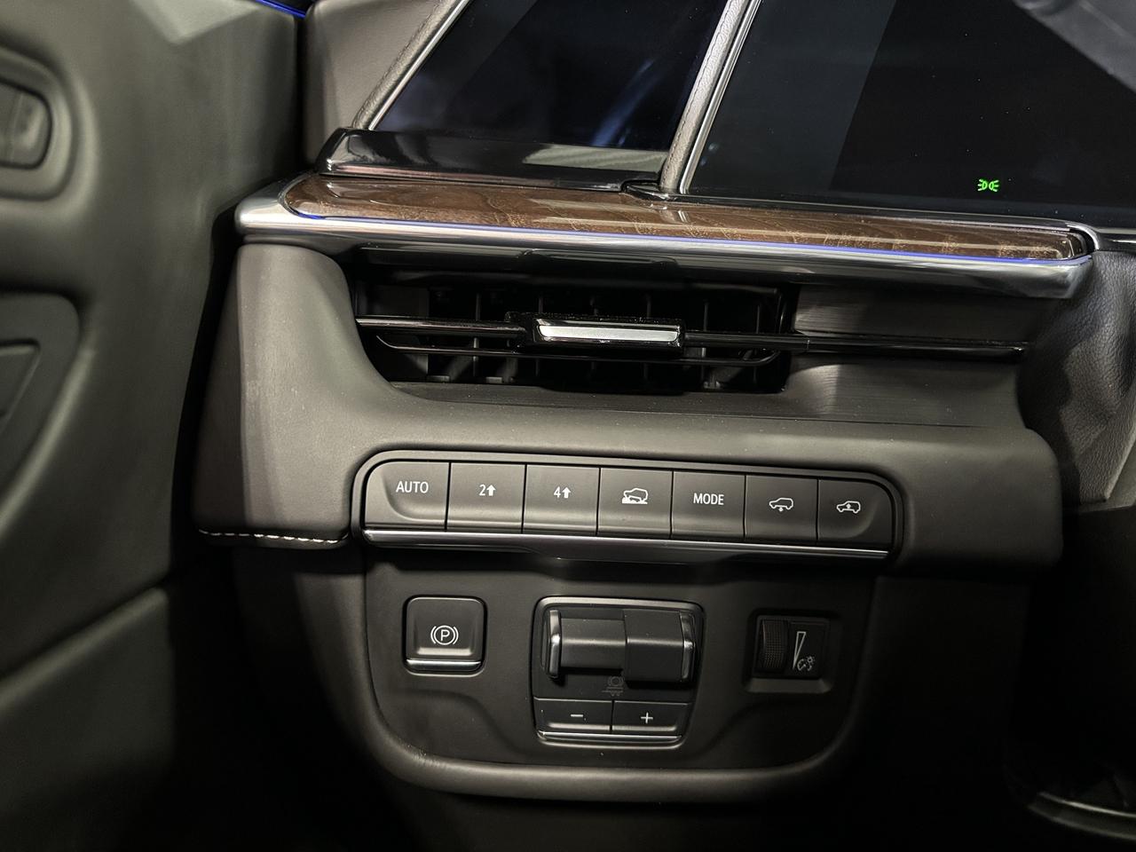 2023 Cadillac Escalade Sport Platinum DIESEL | DUAL DVD| AKG SOUND | +++ Photo