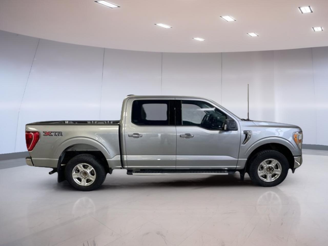 Used 2022 Ford F-150 XLT 4WD SuperCrew 5.5' Box for sale in Moose Jaw, SK