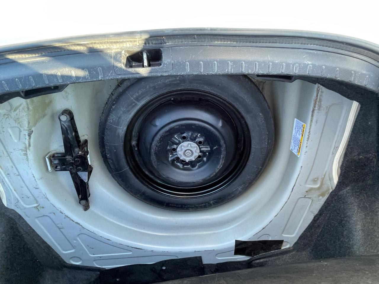 2019 Toyota Corolla AUTO CAMERA BLUETOOTH LEATHERATE SEATS NEW TIRES - Photo #16