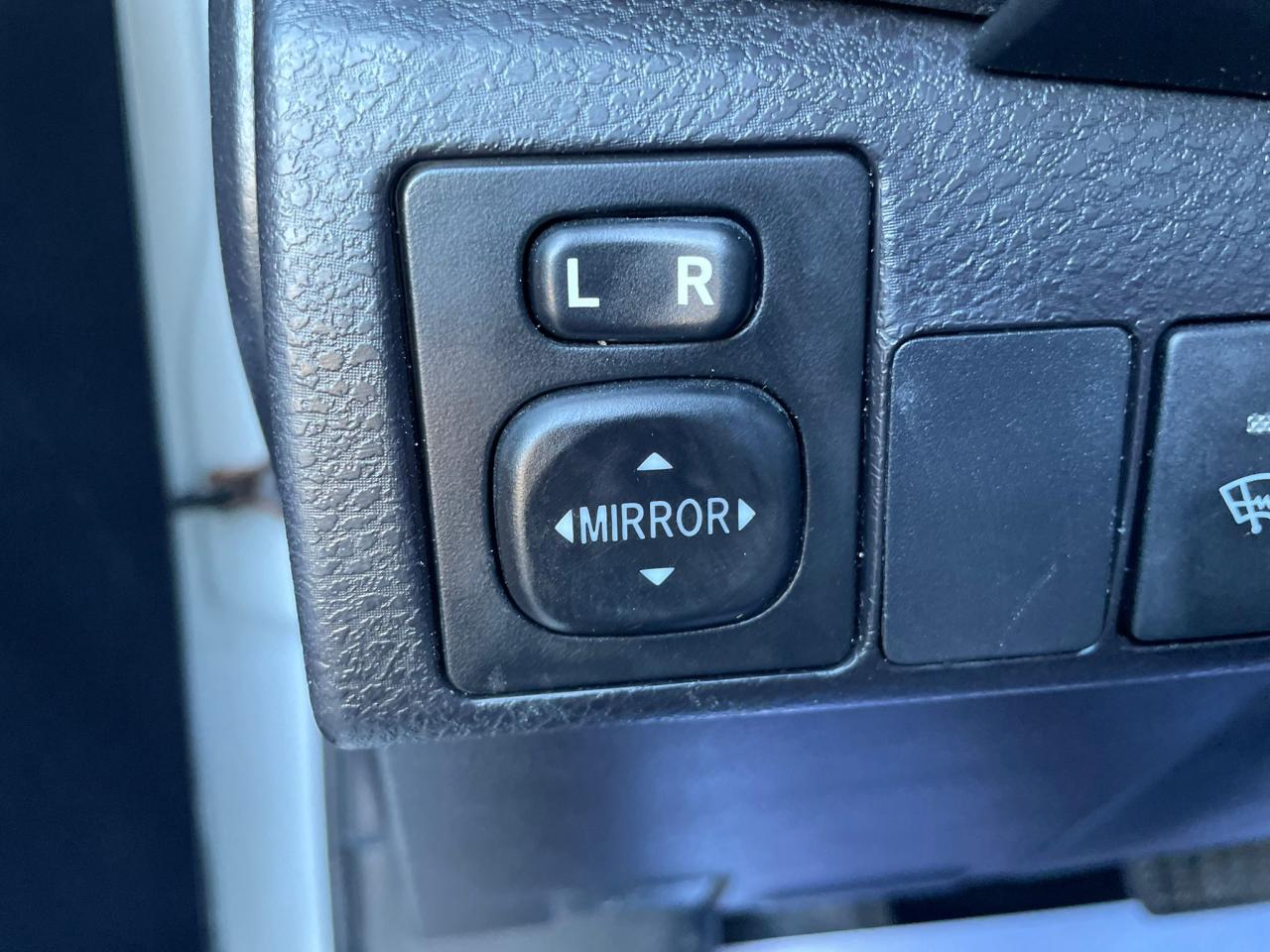 2019 Toyota Corolla AUTO CAMERA BLUETOOTH LEATHERATE SEATS NEW TIRES - Photo #24