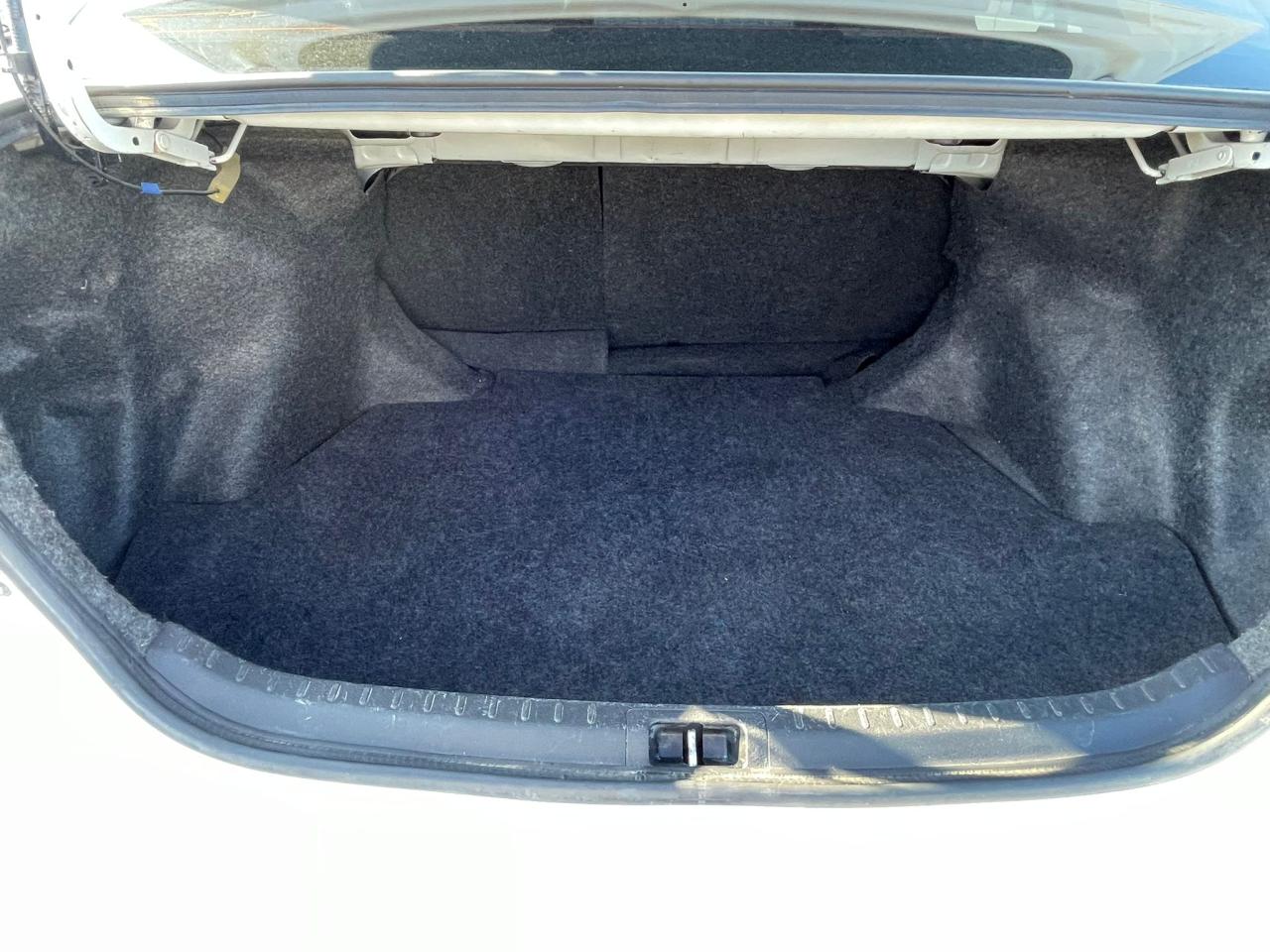 2019 Toyota Corolla AUTO CAMERA BLUETOOTH LEATHERATE SEATS NEW TIRES - Photo #17