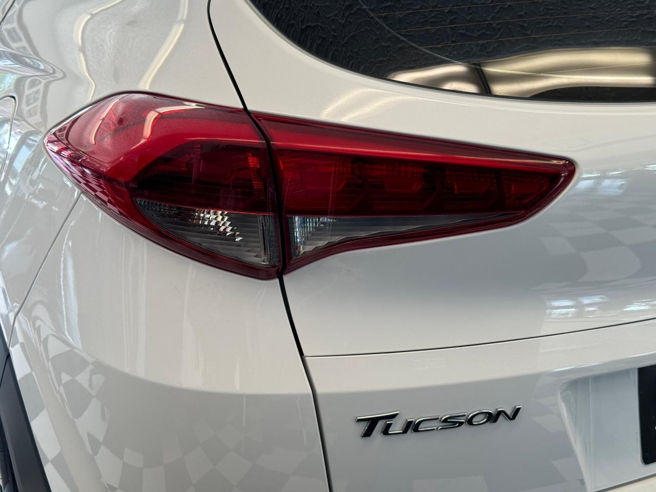 2017 Hyundai Tucson FWD+New Brakes+Tinted+Heated Seats+CLEAN CARFAX Photo111