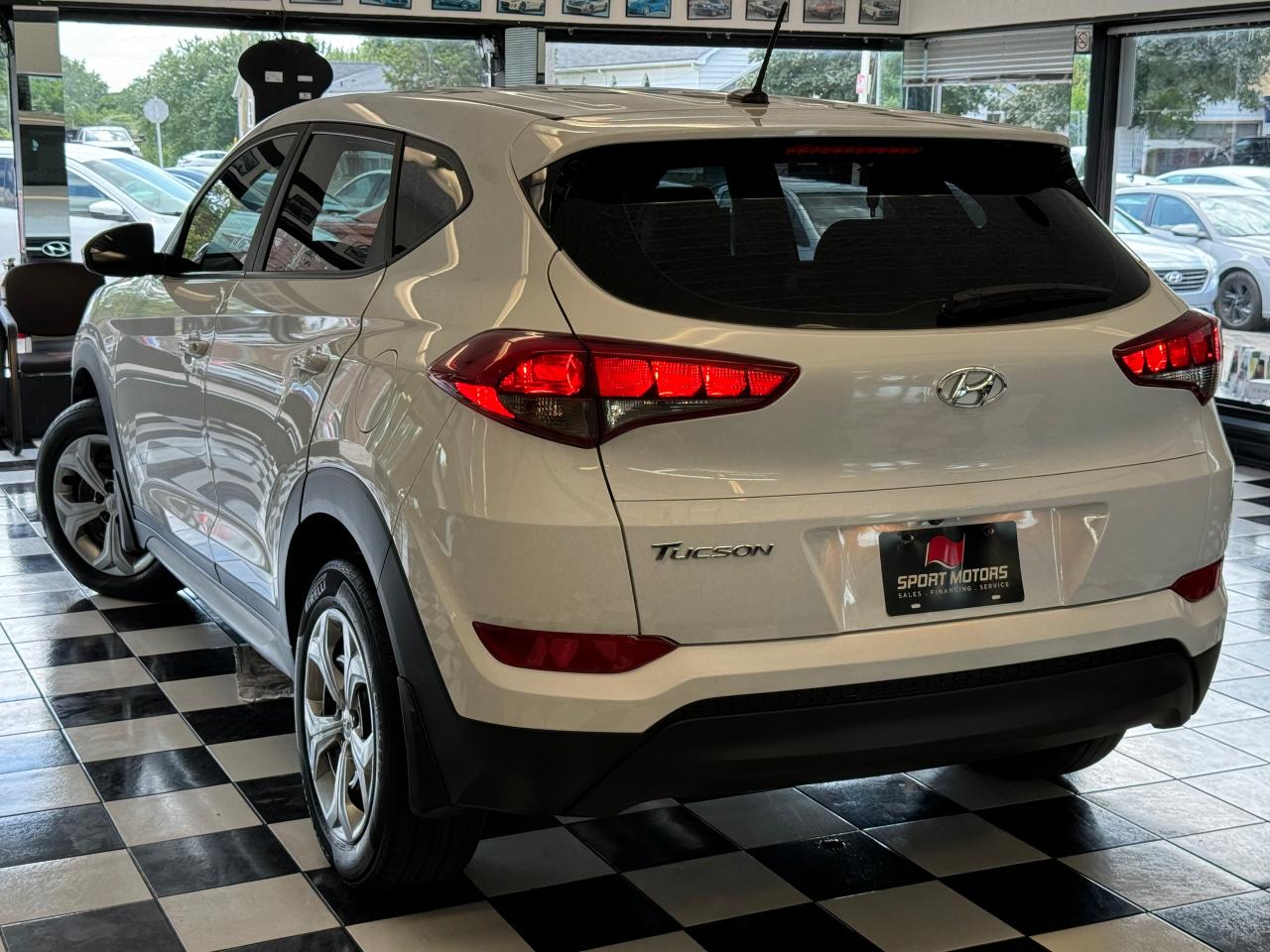 2017 Hyundai Tucson FWD+New Brakes+Tinted+Heated Seats+CLEAN CARFAX Photo14