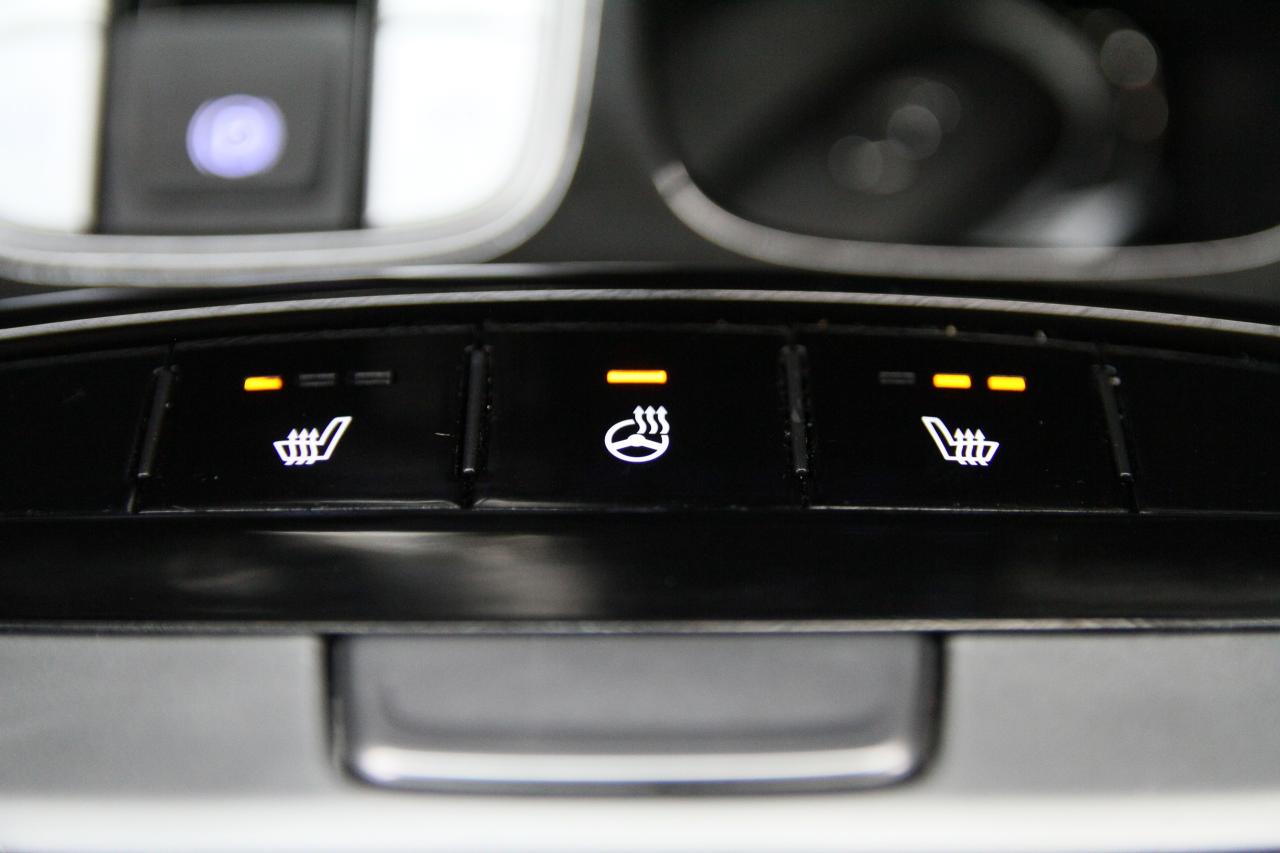 2022 Hyundai Tucson PREFERRED | AWD | BSM | Heated Seats | CarPlay