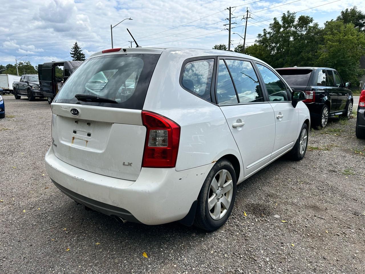 2011 Kia Rondo LX w/AC - Photo #3
