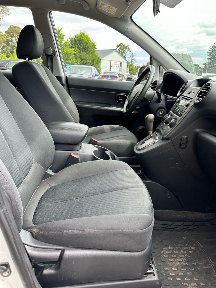 2011 Kia Rondo LX w/AC - Photo #6
