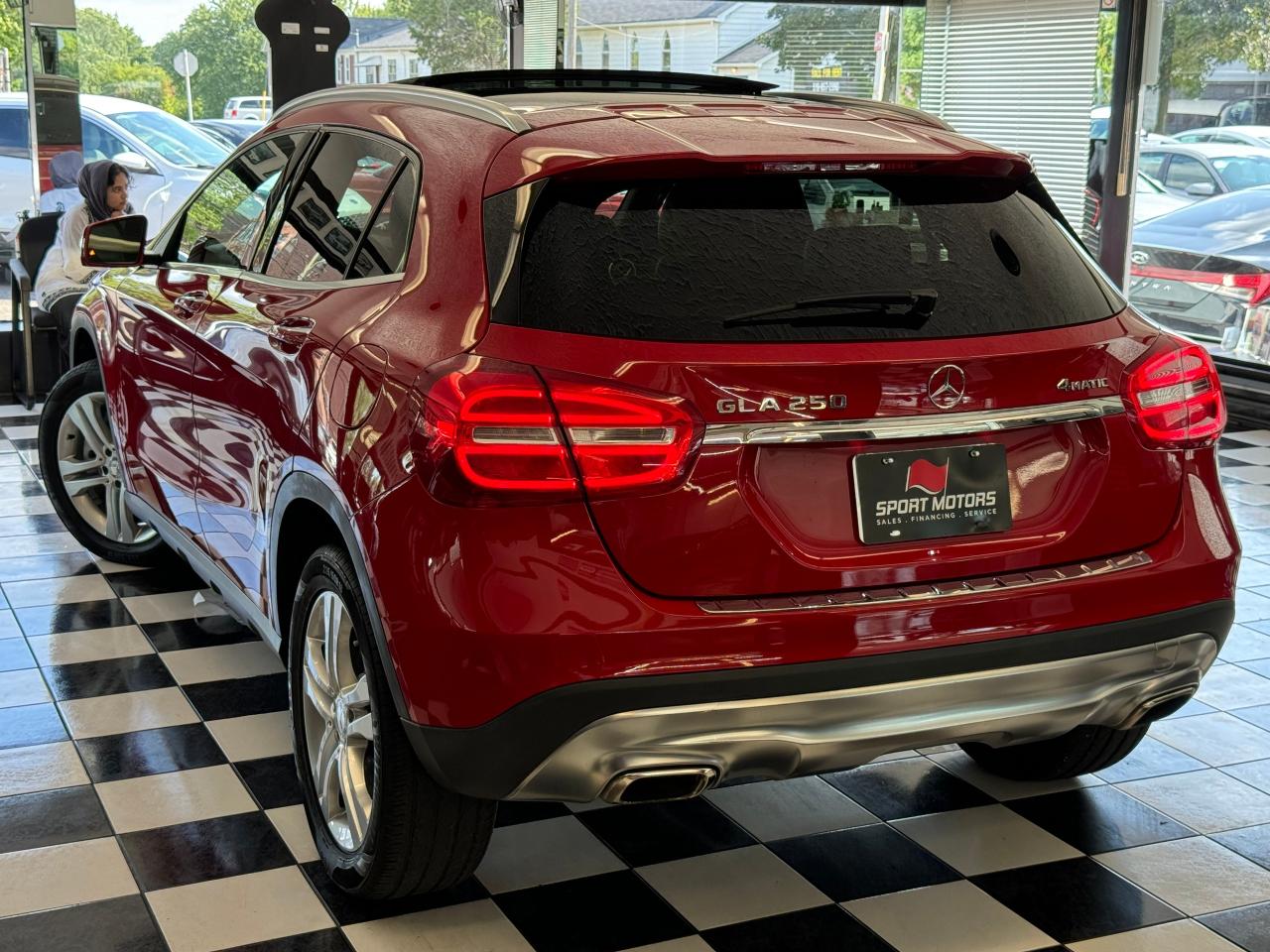 2017 Mercedes-Benz GLA GLA250+Camera+GPS+Roof+Blind Spot+CLEAN CARFAX - Photo #13